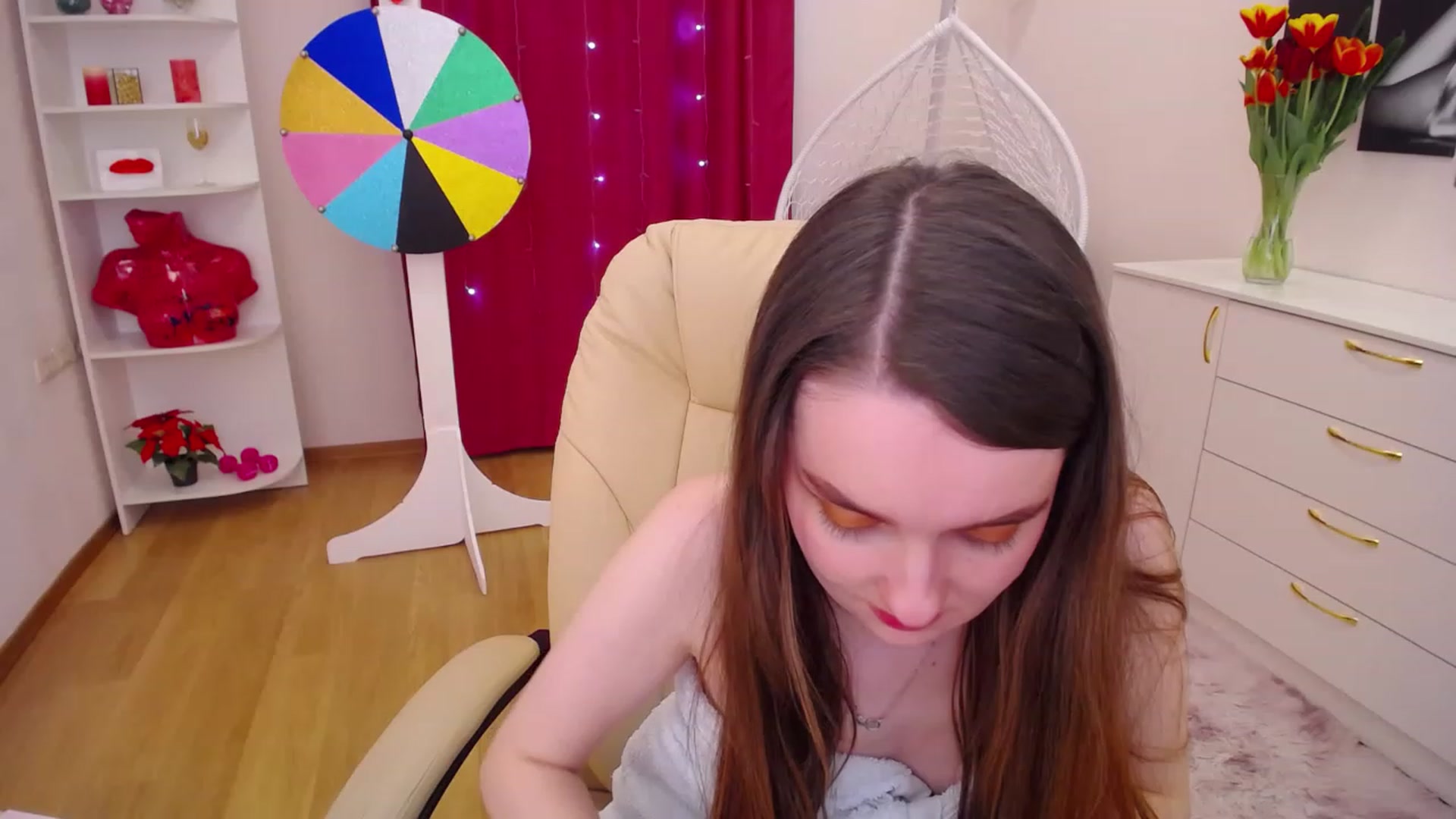 Gallery image thumbnail from OceanFeelss's myfreecams stream on, 03/10/2023, 09:51 image 6 of 20
