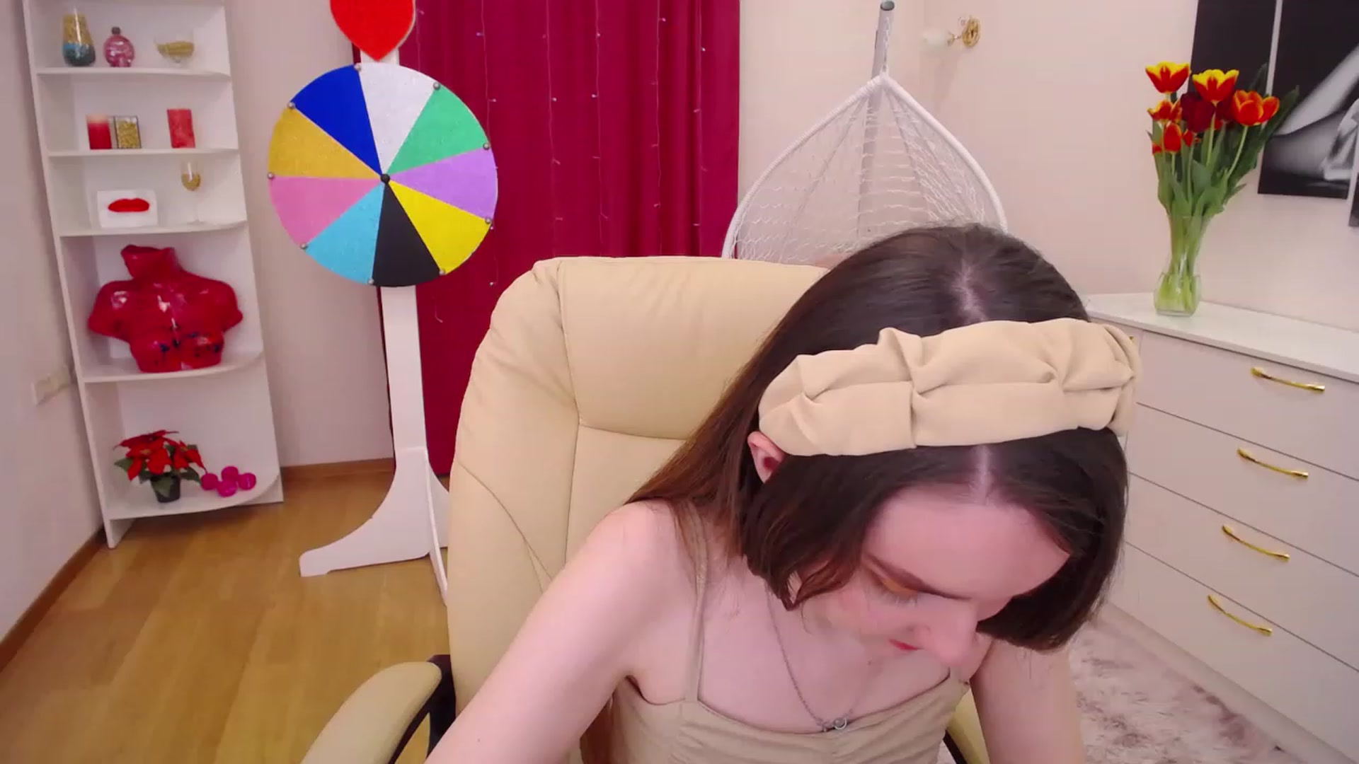 Gallery image thumbnail from OceanFeelss's myfreecams stream on, 03/10/2023, 09:51 image 20 of 20