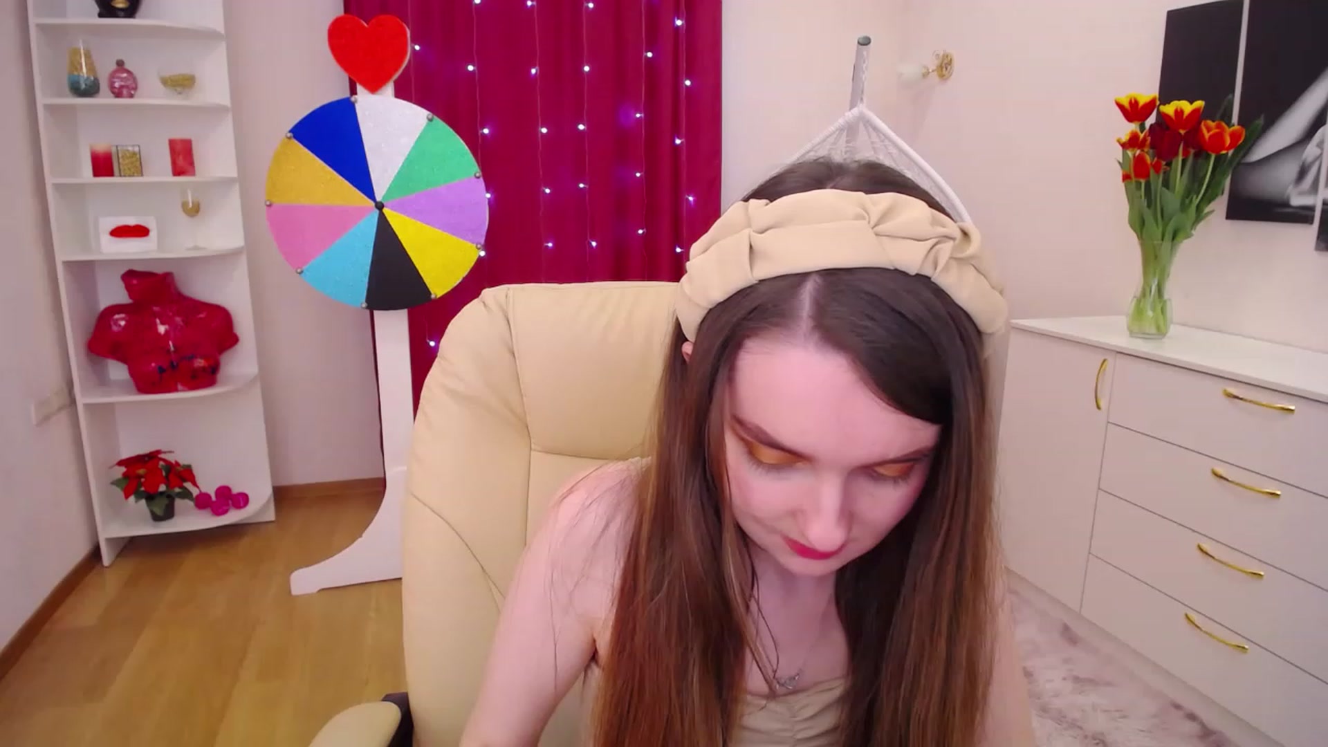 Gallery image thumbnail from OceanFeelss's myfreecams stream on, 03/10/2023, 09:51 image 14 of 20
