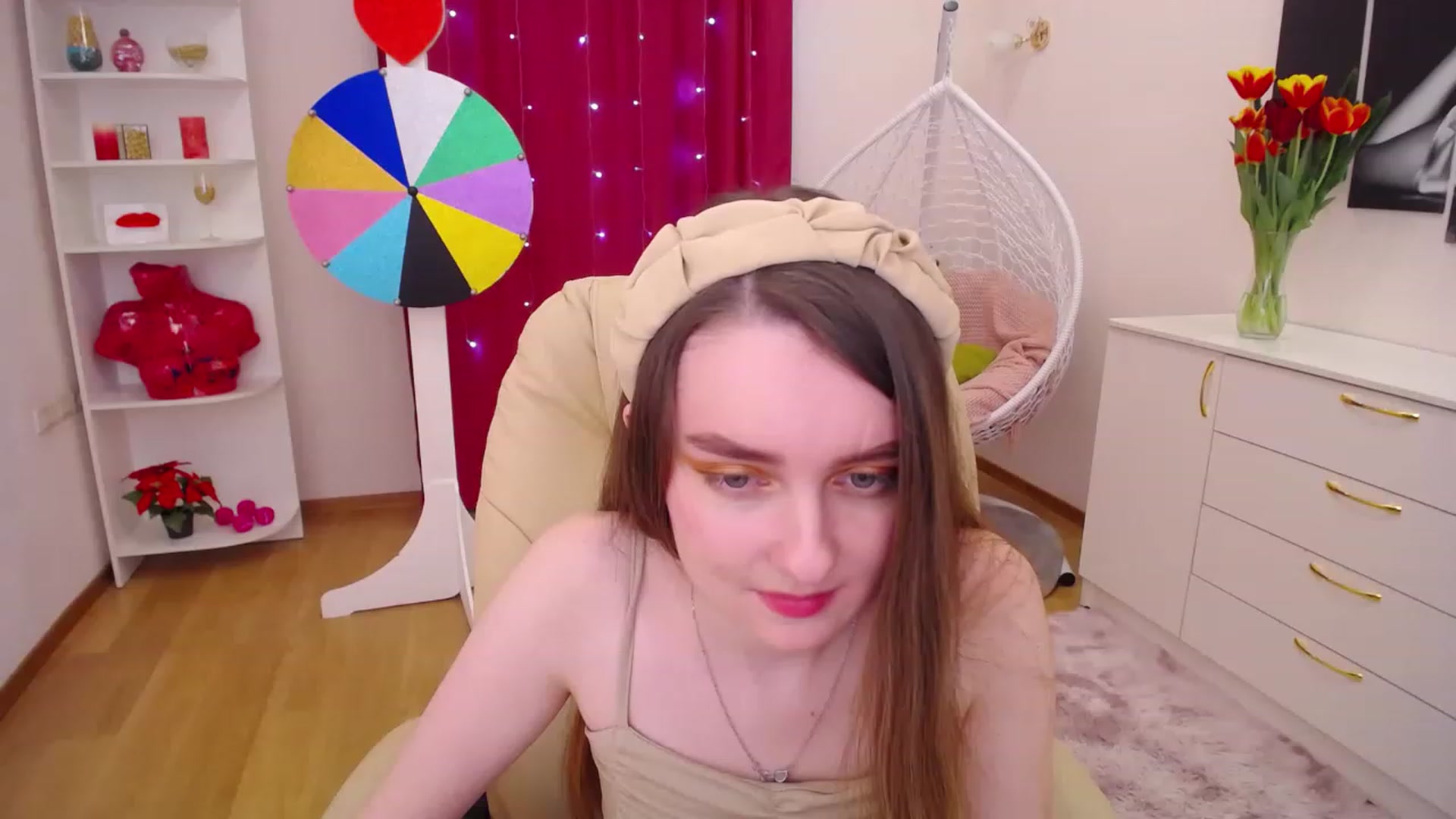 Gallery image thumbnail from OceanFeelss's myfreecams stream on, 03/10/2023, 09:51 image 19 of 20