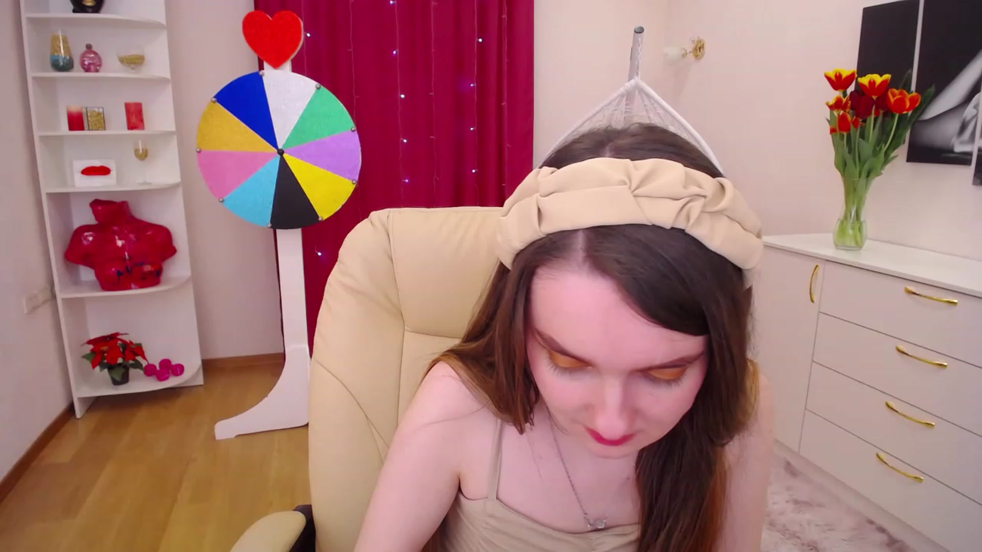 Gallery image thumbnail from OceanFeelss's myfreecams stream on, 03/10/2023, 09:51 image 16 of 20