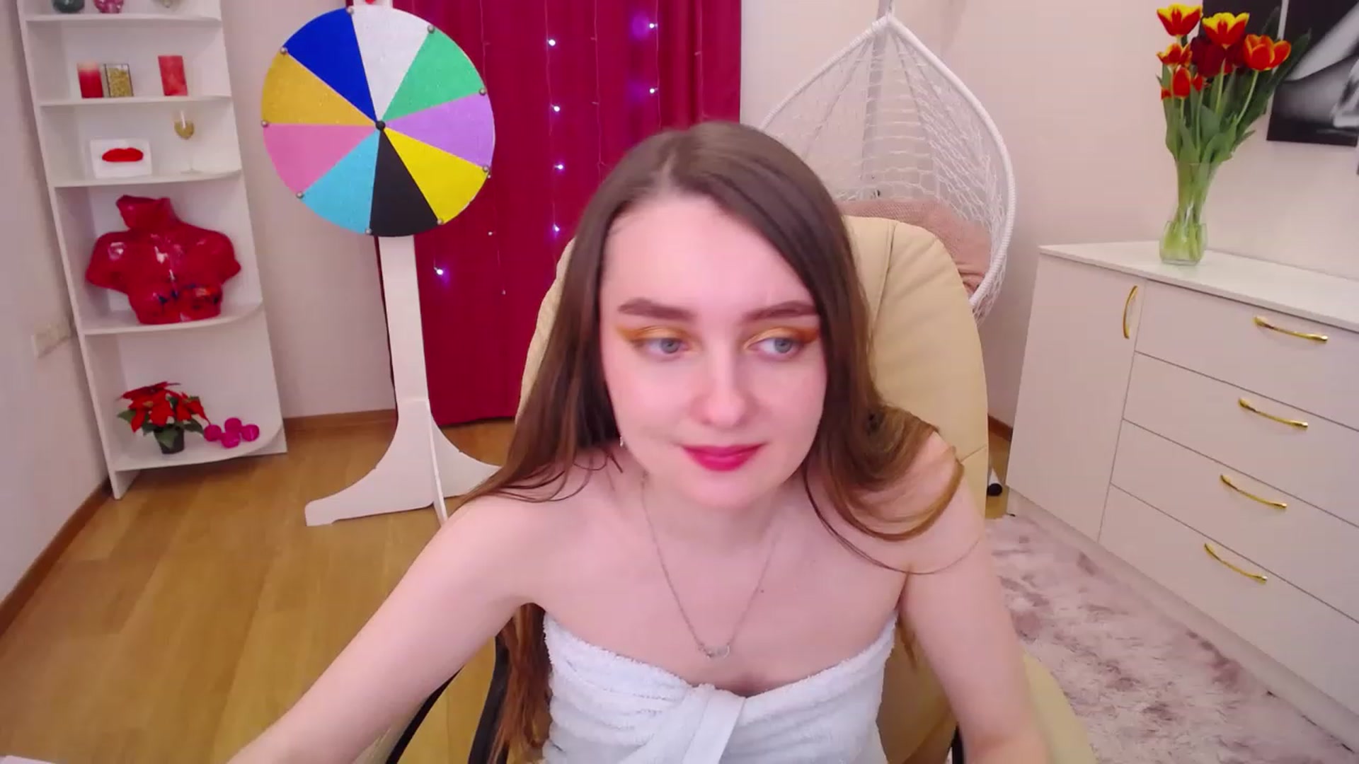 Gallery image thumbnail from OceanFeelss's myfreecams stream on, 03/10/2023, 09:51 image 7 of 20