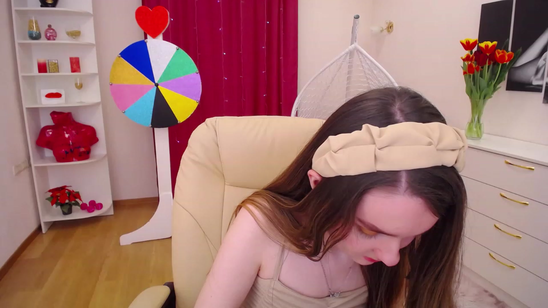 Gallery image thumbnail from OceanFeelss's myfreecams stream on, 03/10/2023, 09:51 image 17 of 20