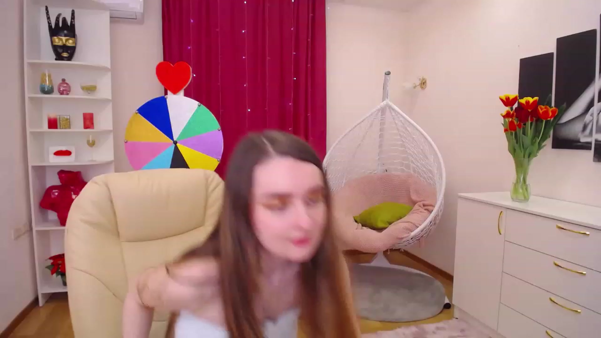 Gallery image thumbnail from OceanFeelss's myfreecams stream on, 03/10/2023, 09:51 image 4 of 20