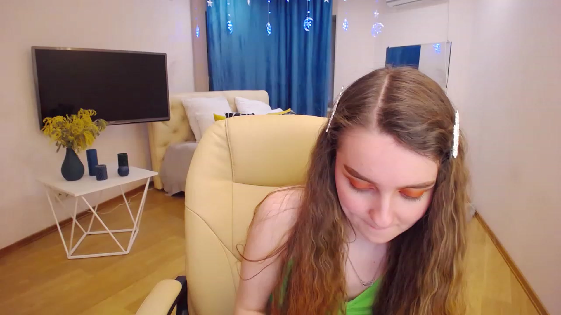 Gallery image thumbnail from OceanFeelss's myfreecams stream on, 03/11/2023, 14:56 image 1 of 20