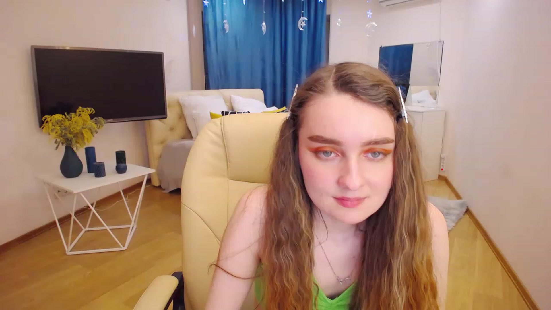 Gallery image thumbnail from OceanFeelss's myfreecams stream on, 03/11/2023, 14:56 image 2 of 20