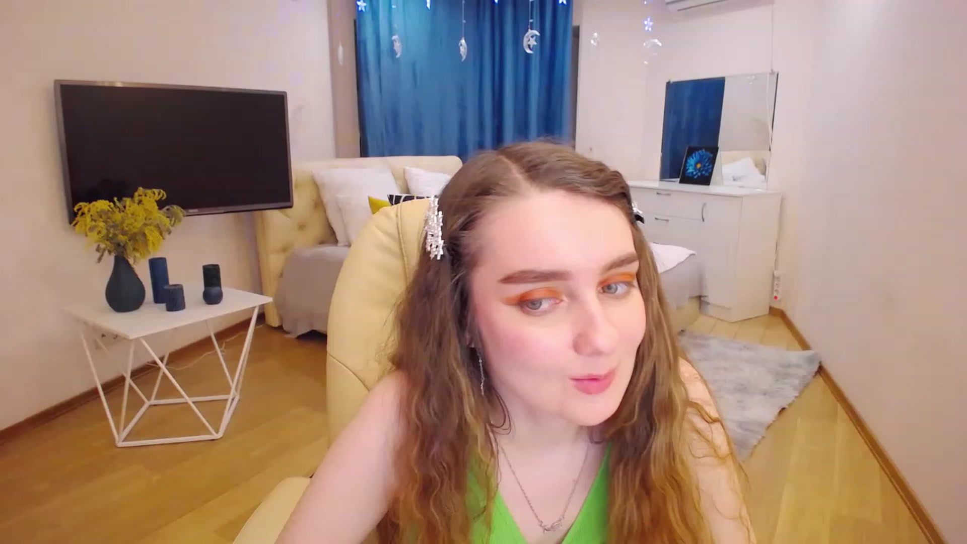 Gallery image thumbnail from OceanFeelss's myfreecams stream on, 03/11/2023, 14:56 image 7 of 20