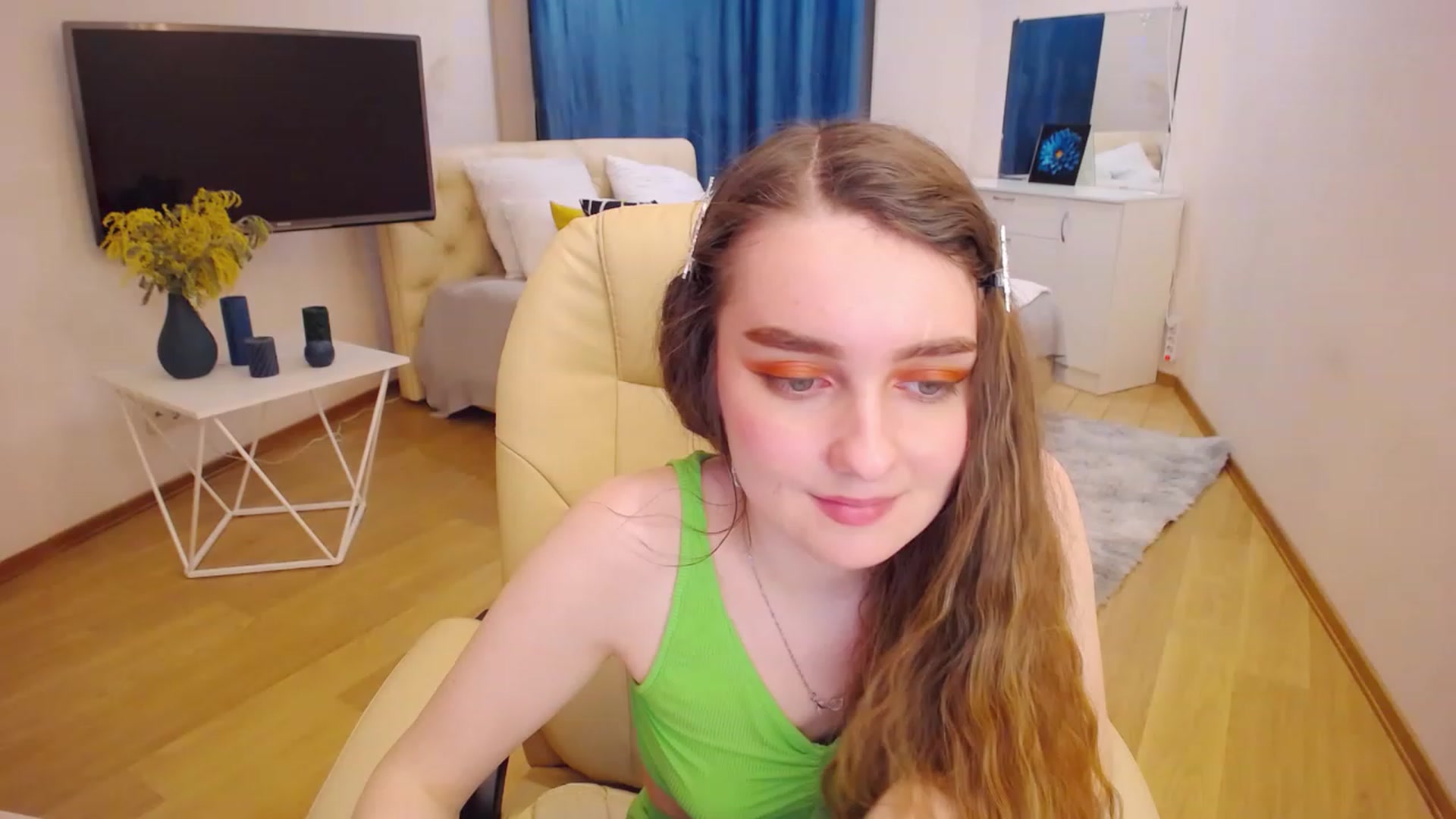Gallery image thumbnail from OceanFeelss's myfreecams stream on, 03/11/2023, 14:56 image 8 of 20