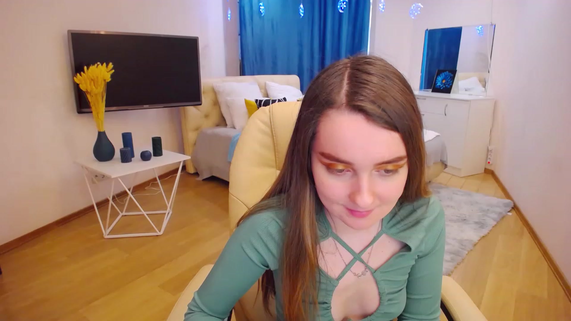 Gallery image thumbnail from OceanFeelss's myfreecams stream on, 03/14/2023, 08:29 image 12 of 20