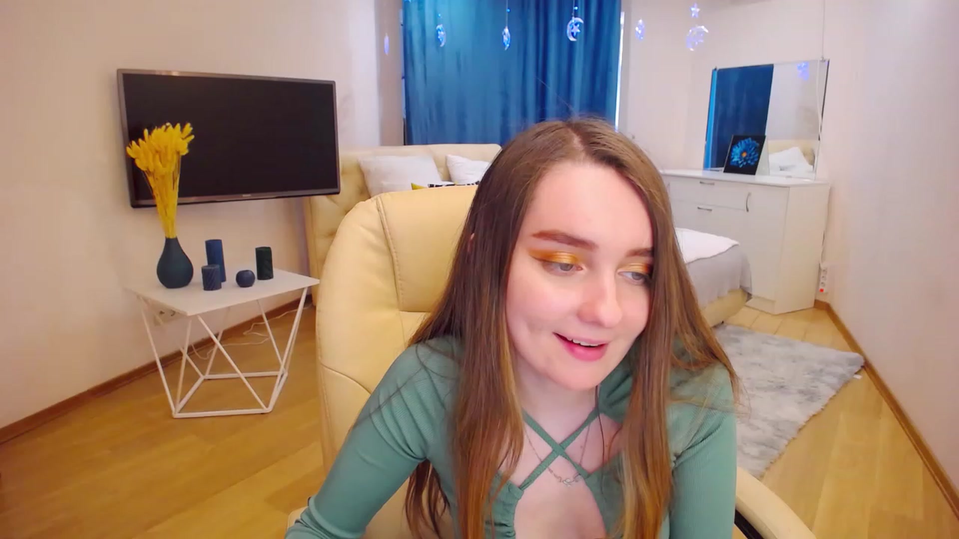 Gallery image thumbnail from OceanFeelss's myfreecams stream on, 03/14/2023, 08:29 image 13 of 20