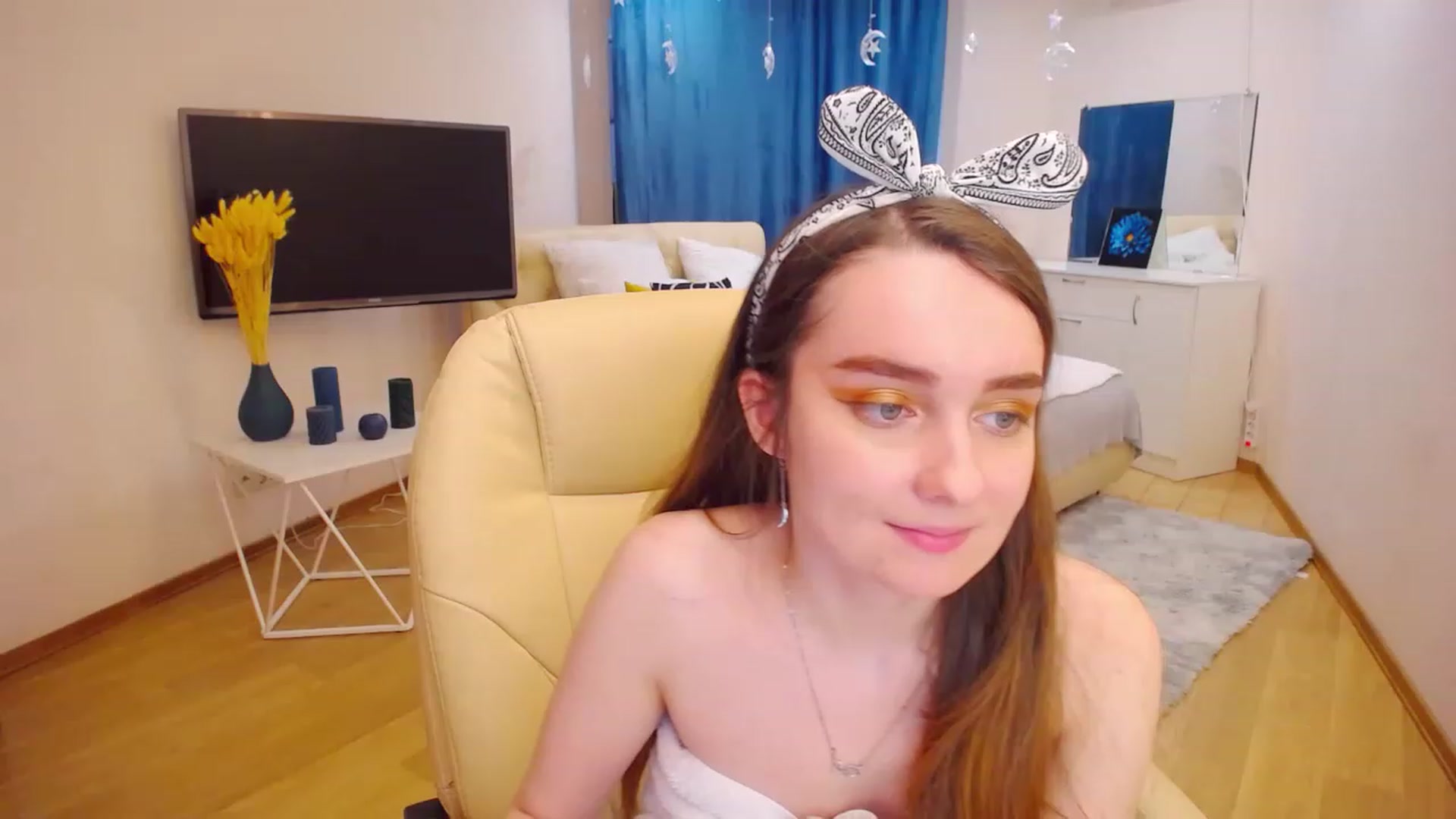 Gallery image thumbnail from OceanFeelss's myfreecams stream on, 03/14/2023, 08:29 image 4 of 20