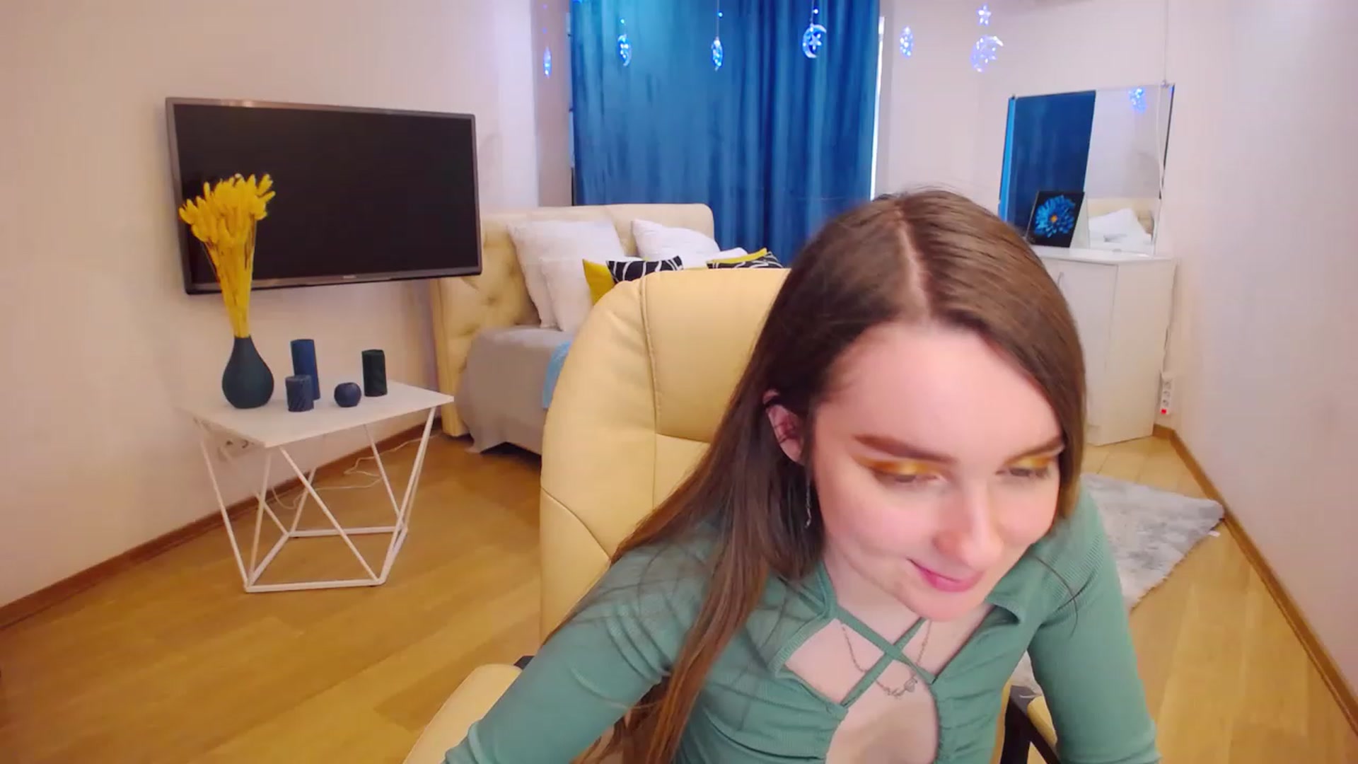 Gallery image thumbnail from OceanFeelss's myfreecams stream on, 03/14/2023, 08:29 image 14 of 20