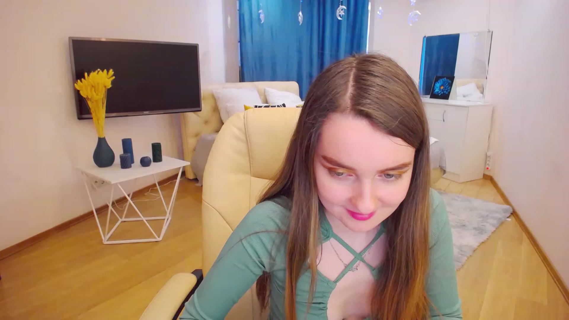 Gallery image thumbnail from OceanFeelss's myfreecams stream on, 03/14/2023, 09:02 image 4 of 20