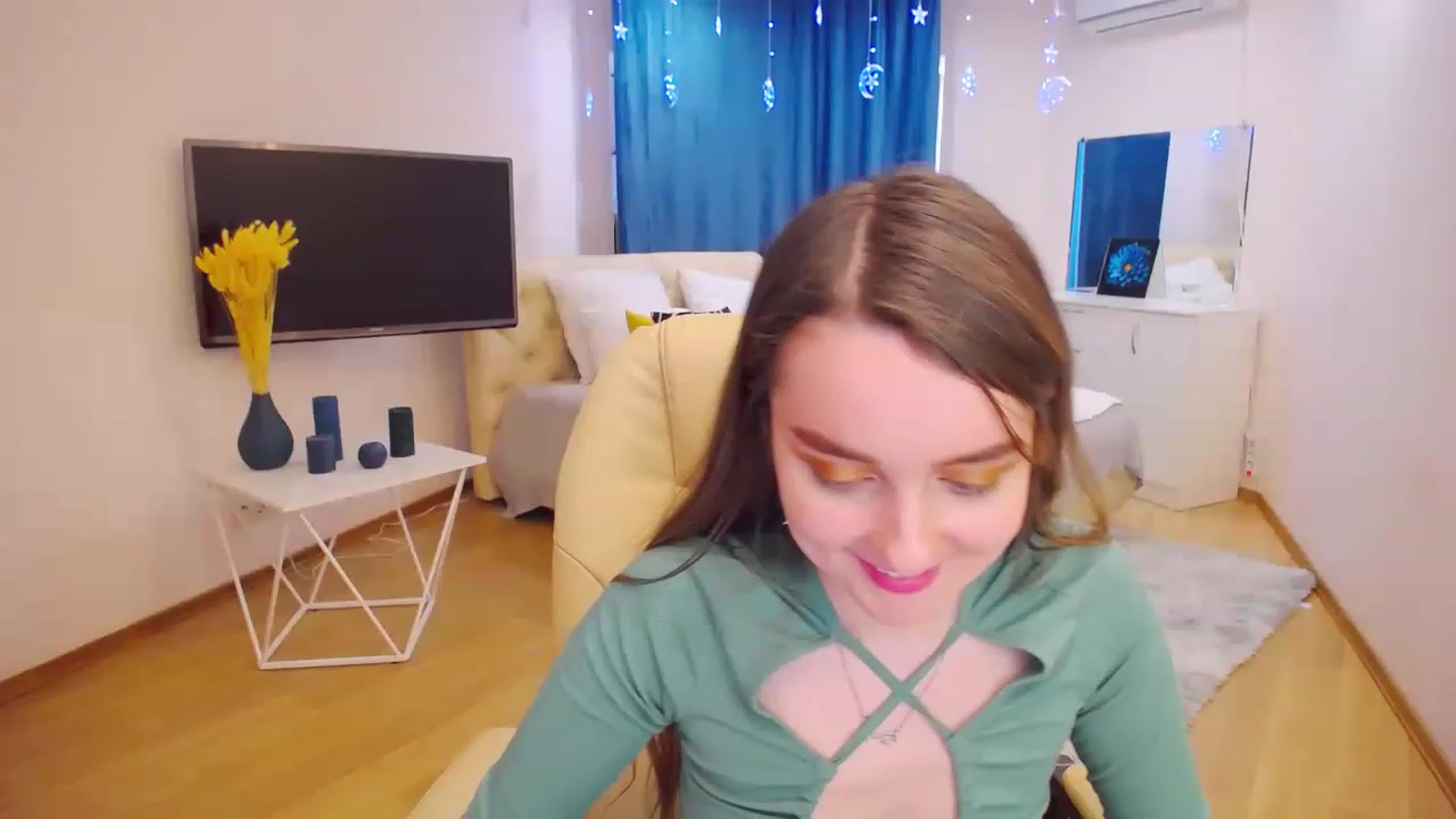 Gallery image thumbnail from OceanFeelss's myfreecams stream on, 03/14/2023, 09:02 image 16 of 20