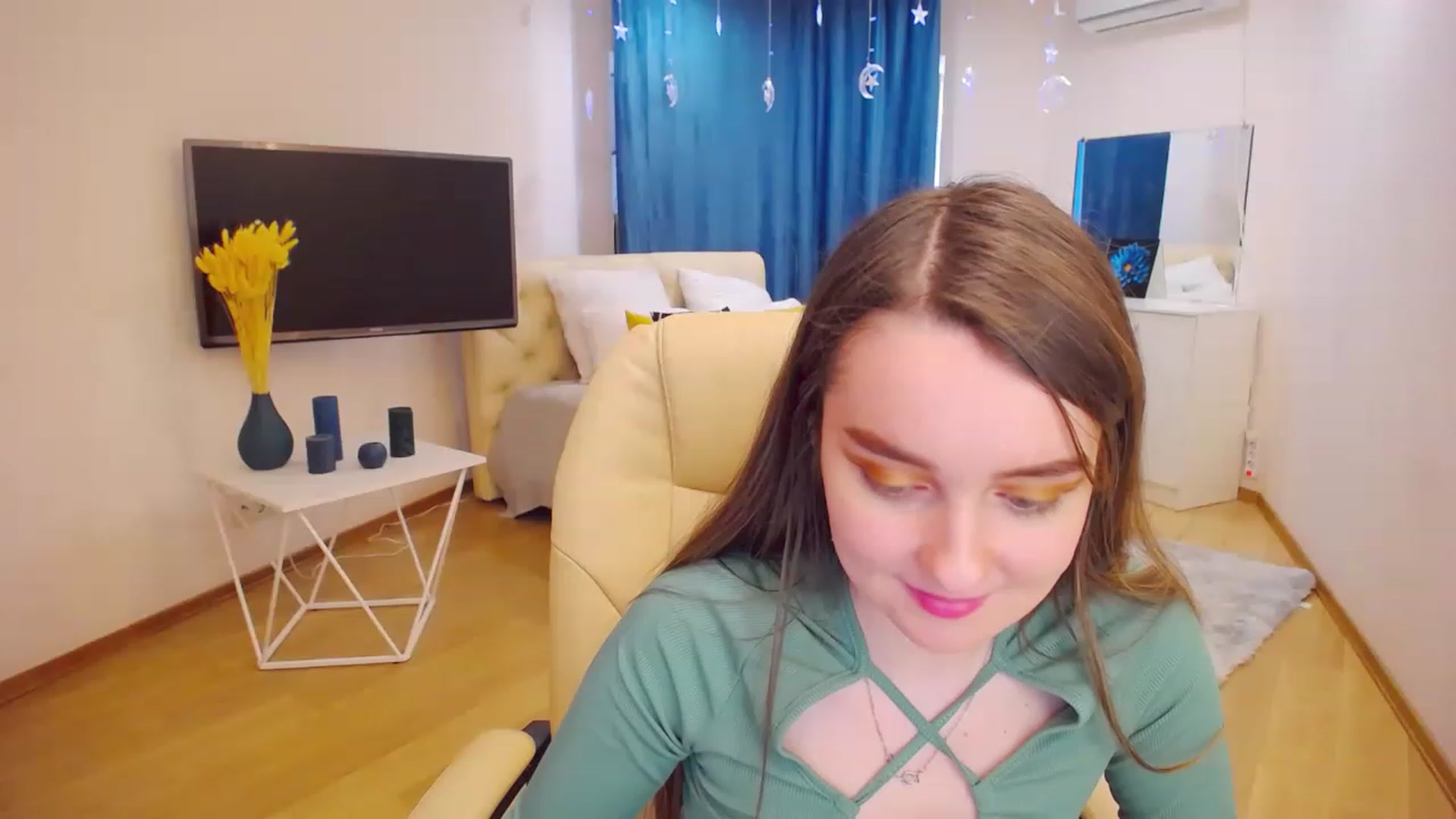 Gallery image thumbnail from OceanFeelss's myfreecams stream on, 03/14/2023, 09:02 image 18 of 20