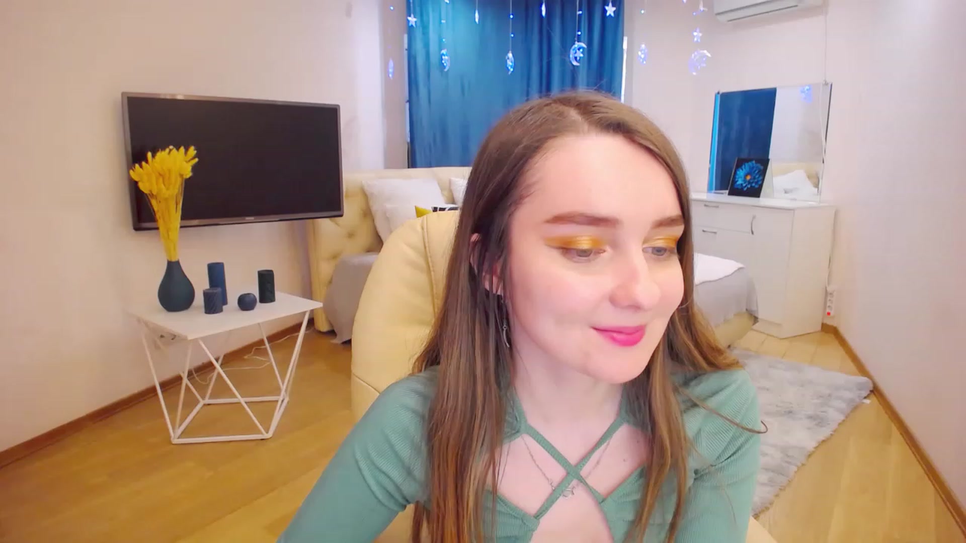 Gallery image thumbnail from OceanFeelss's myfreecams stream on, 03/14/2023, 09:02 image 13 of 20