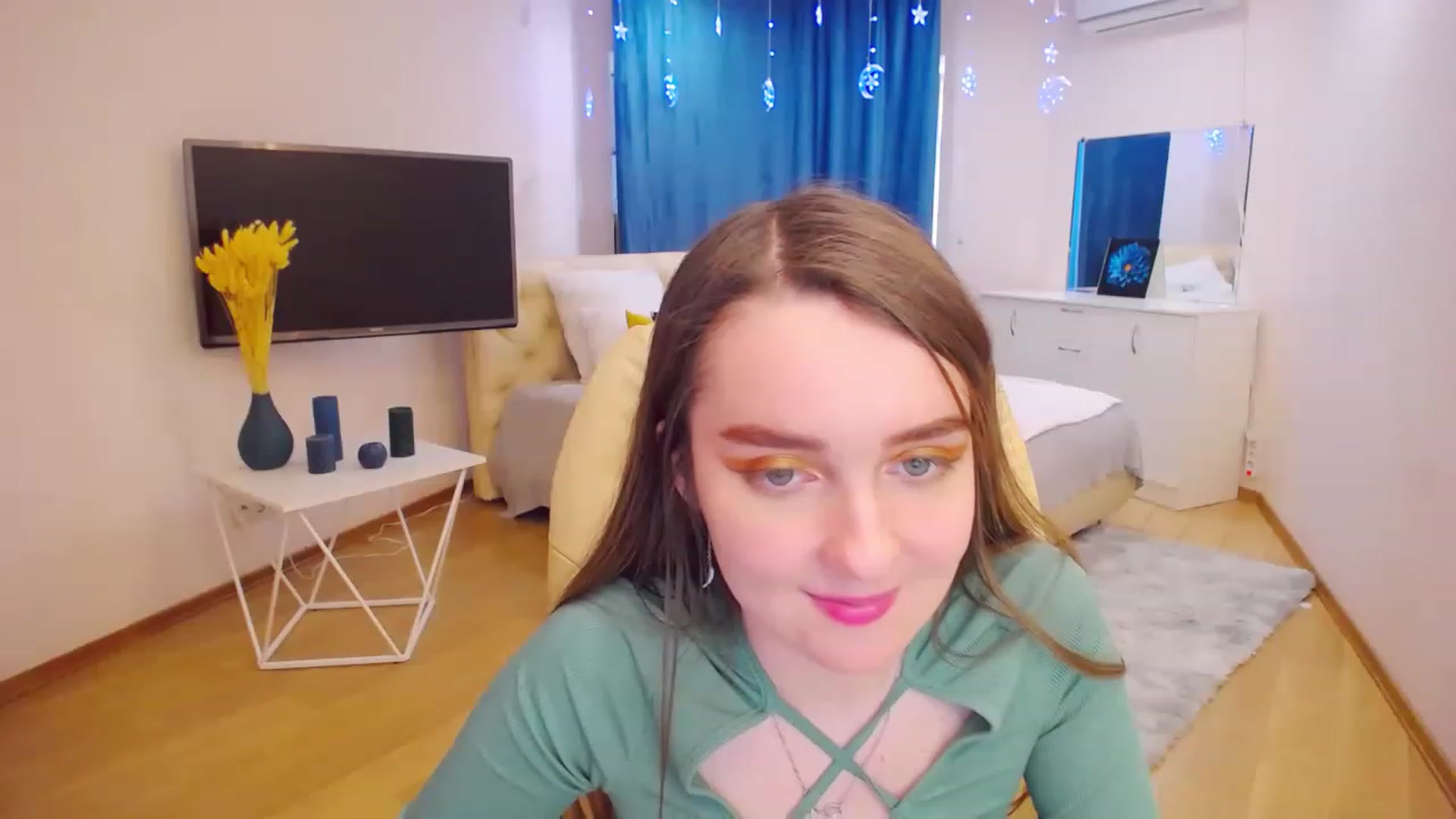 Gallery image thumbnail from OceanFeelss's myfreecams stream on, 03/14/2023, 09:02 image 17 of 20