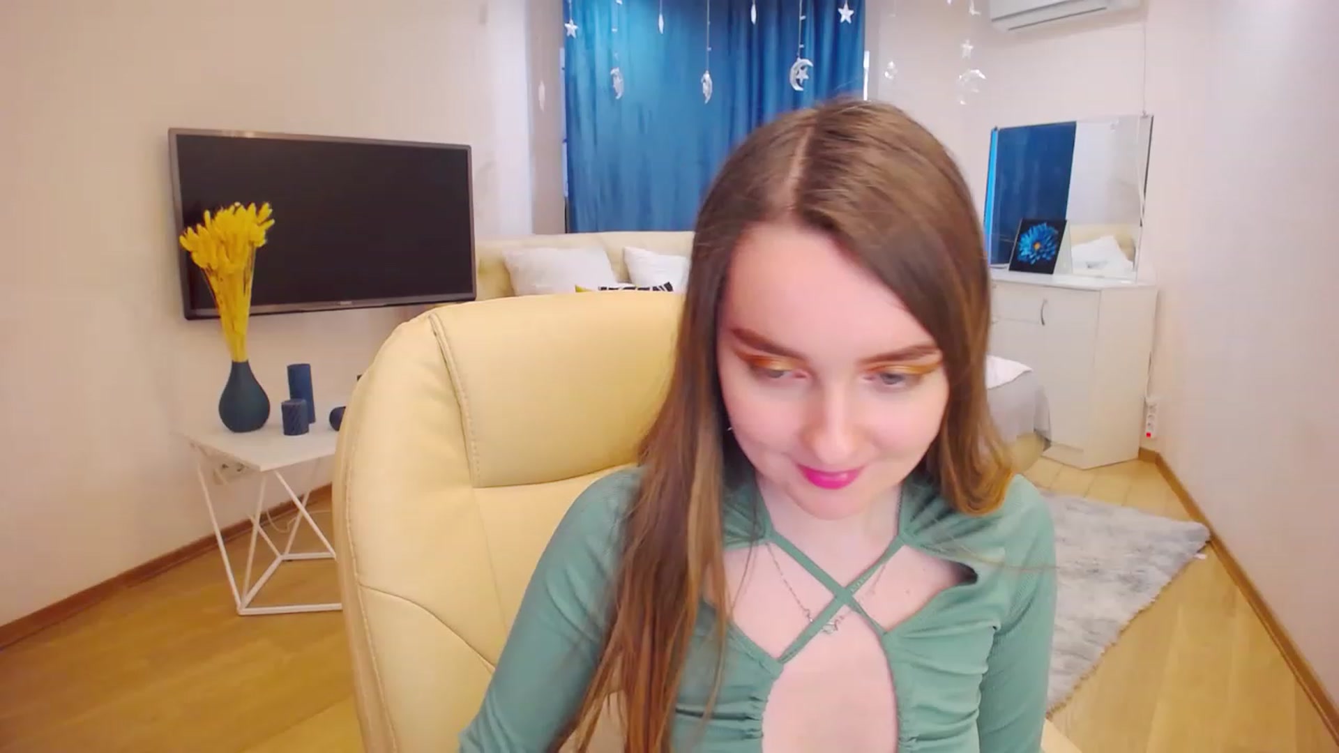 Gallery image thumbnail from OceanFeelss's myfreecams stream on, 03/14/2023, 09:02 image 10 of 20