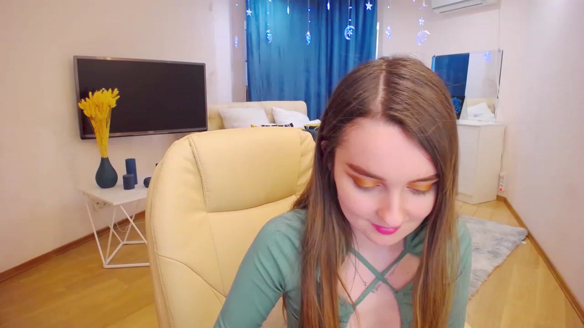 Gallery image thumbnail from OceanFeelss's myfreecams stream on, 03/14/2023, 09:02 image 11 of 20
