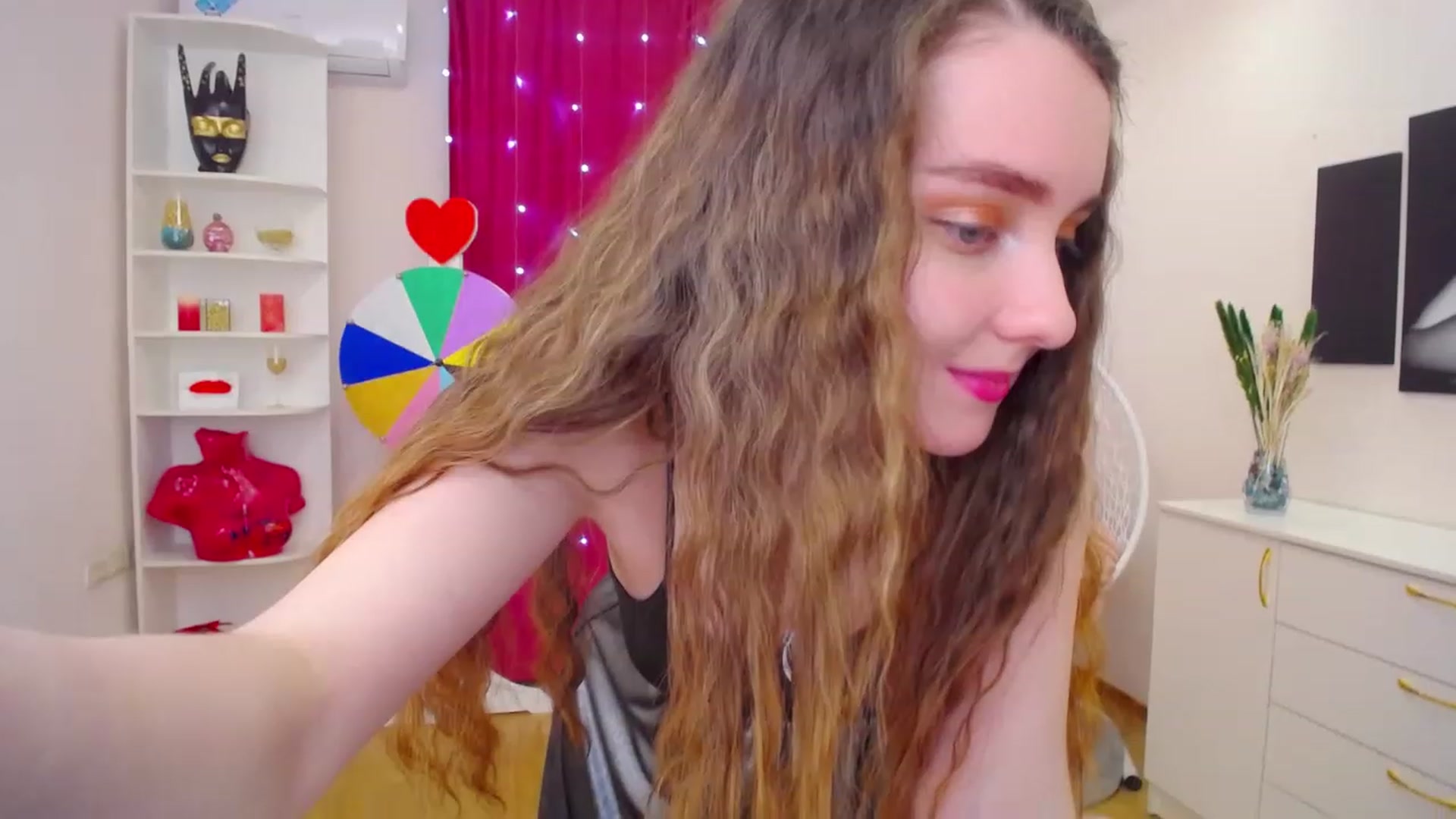 Gallery image thumbnail from OceanFeelss's myfreecams stream on, 03/15/2023, 09:14 image 9 of 20