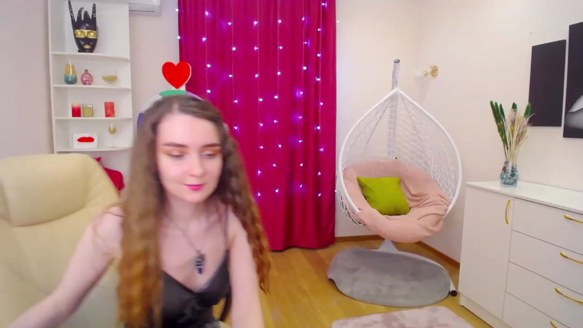 Gallery image thumbnail from OceanFeelss's myfreecams stream on, 03/15/2023, 09:14 image 14 of 20