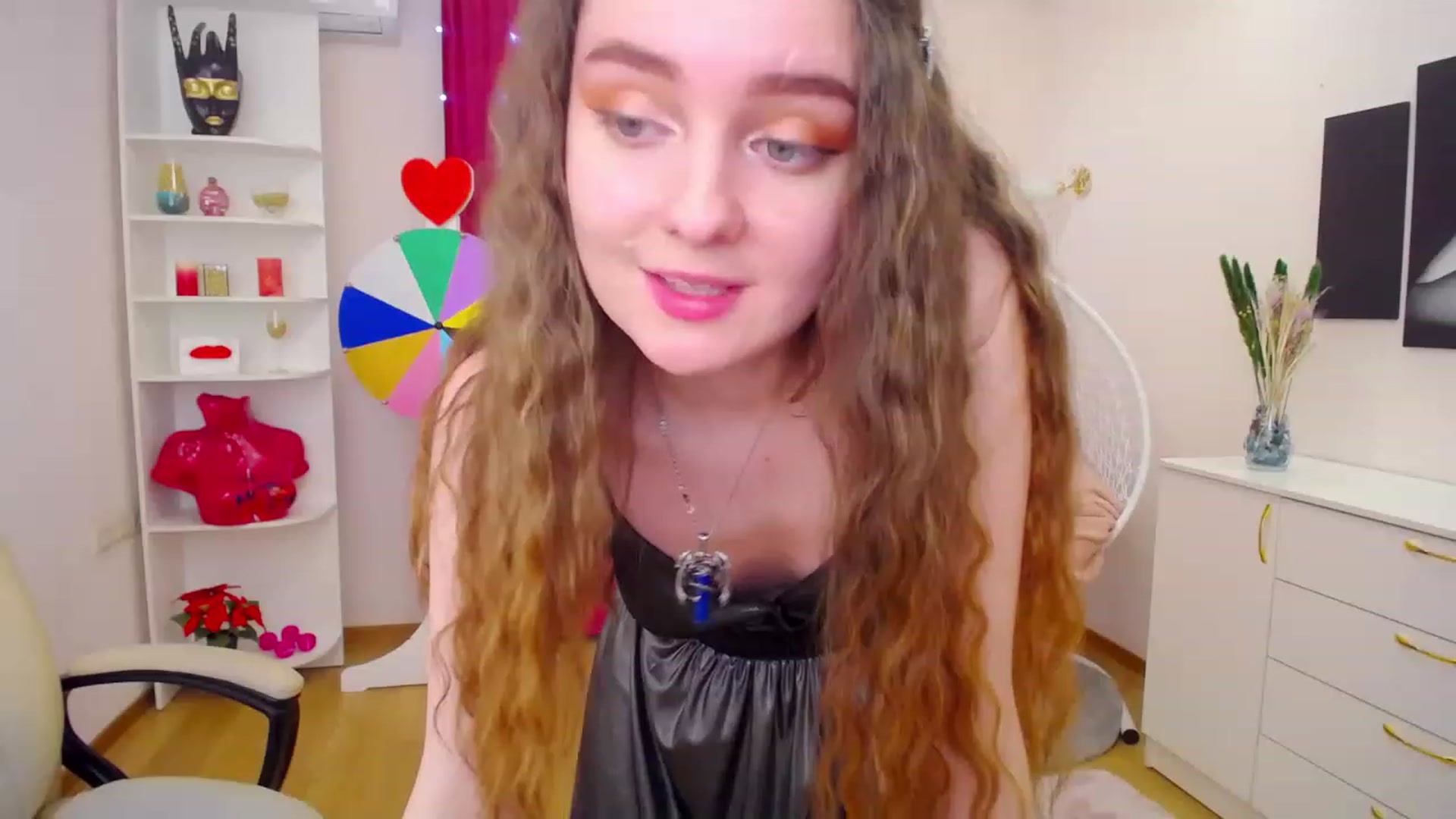 Gallery image thumbnail from OceanFeelss's myfreecams stream on, 03/15/2023, 09:14 image 2 of 20