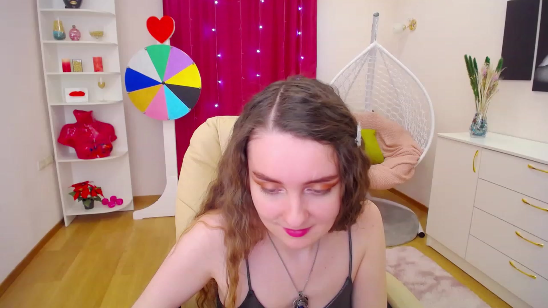 Gallery image thumbnail from OceanFeelss's myfreecams stream on, 03/15/2023, 09:14 image 6 of 20