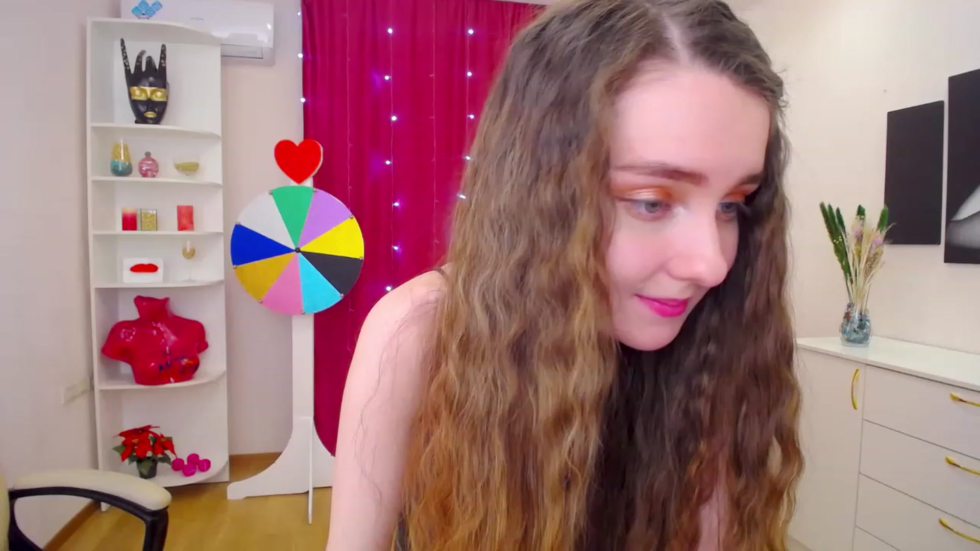 Gallery image thumbnail from OceanFeelss's myfreecams stream on, 03/15/2023, 09:14 image 15 of 20