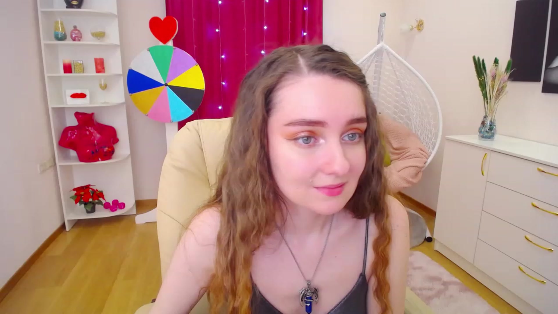 Gallery image thumbnail from OceanFeelss's myfreecams stream on, 03/15/2023, 09:14 image 5 of 20
