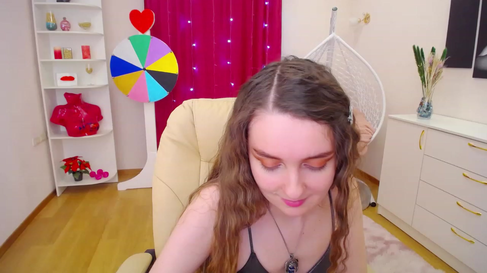 Gallery image thumbnail from OceanFeelss's myfreecams stream on, 03/15/2023, 09:41 image 9 of 20