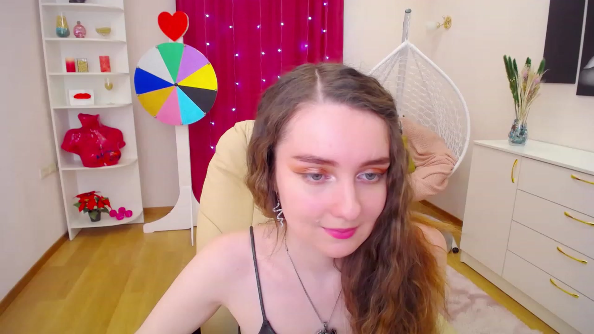 Gallery image thumbnail from OceanFeelss's myfreecams stream on, 03/15/2023, 09:41 image 18 of 20