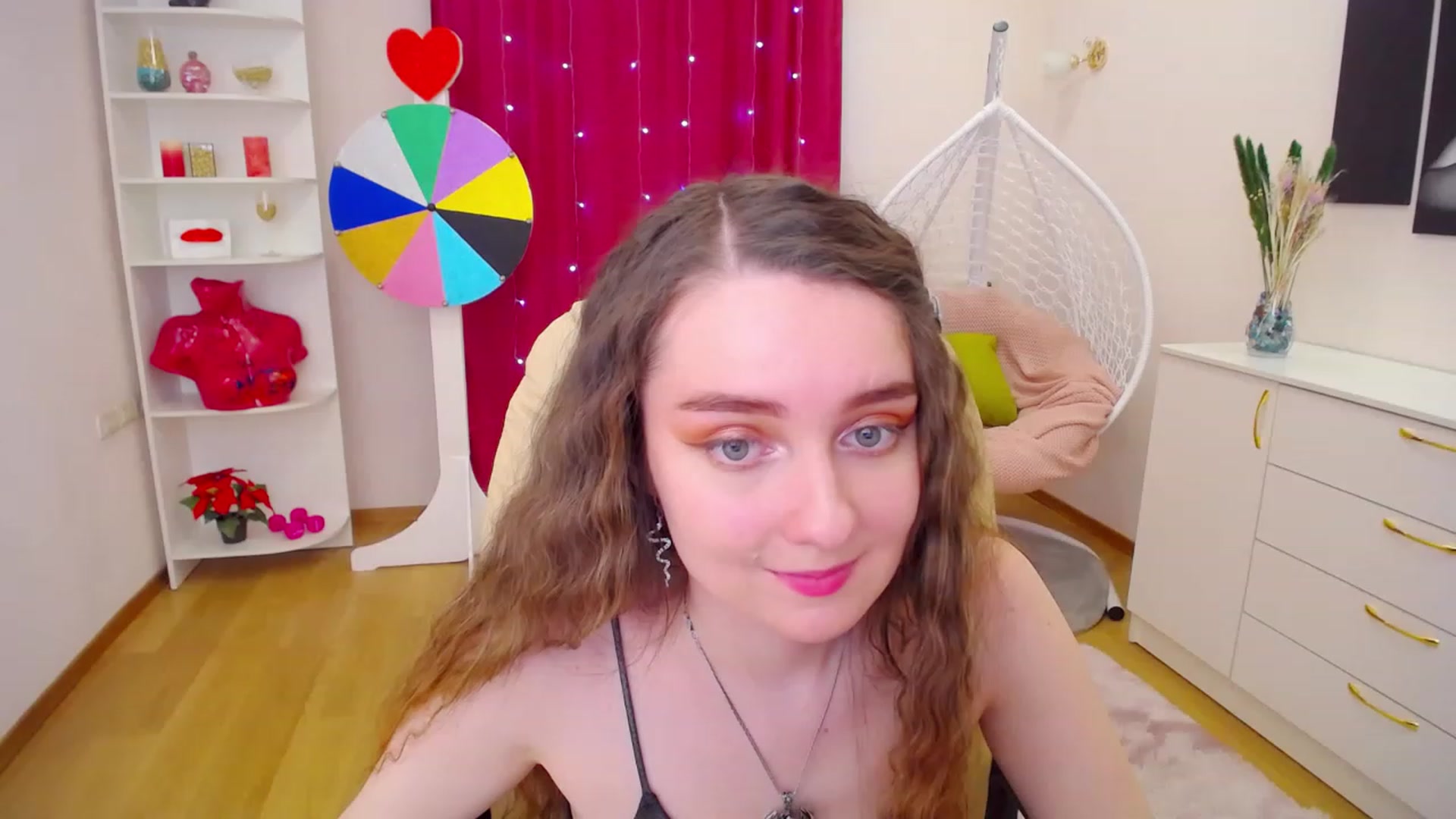 Gallery image thumbnail from OceanFeelss's myfreecams stream on, 03/15/2023, 09:41 image 17 of 20