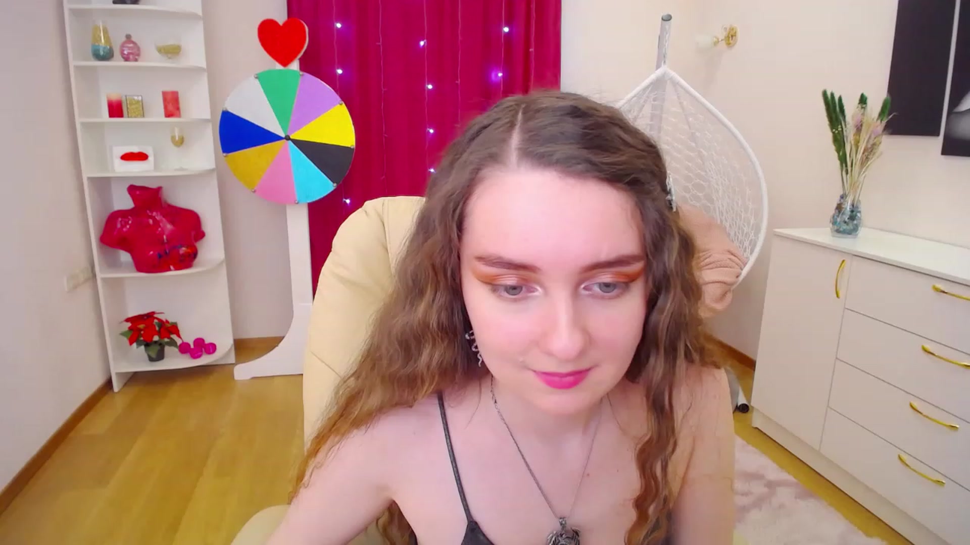 Gallery image thumbnail from OceanFeelss's myfreecams stream on, 03/15/2023, 09:41 image 10 of 20