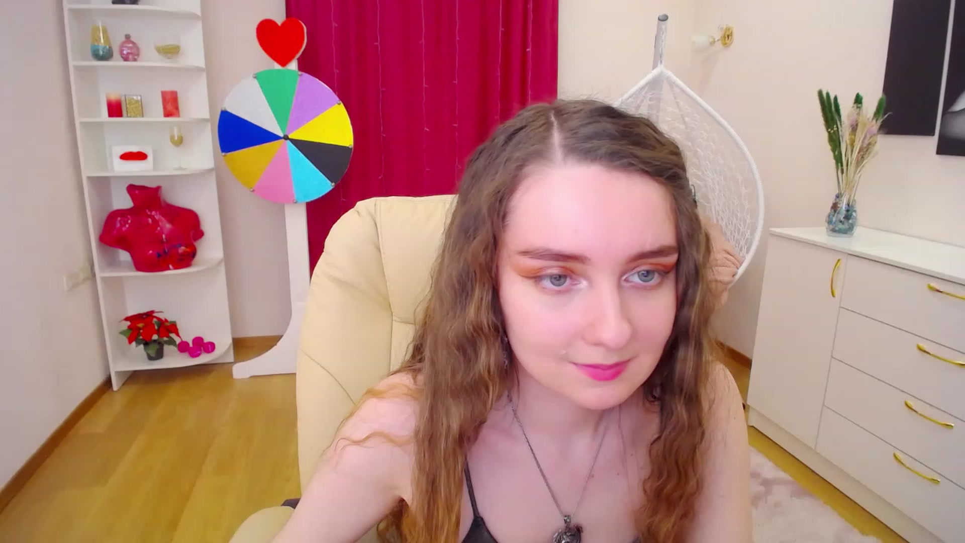 Gallery image thumbnail from OceanFeelss's myfreecams stream on, 03/15/2023, 09:41 image 13 of 20