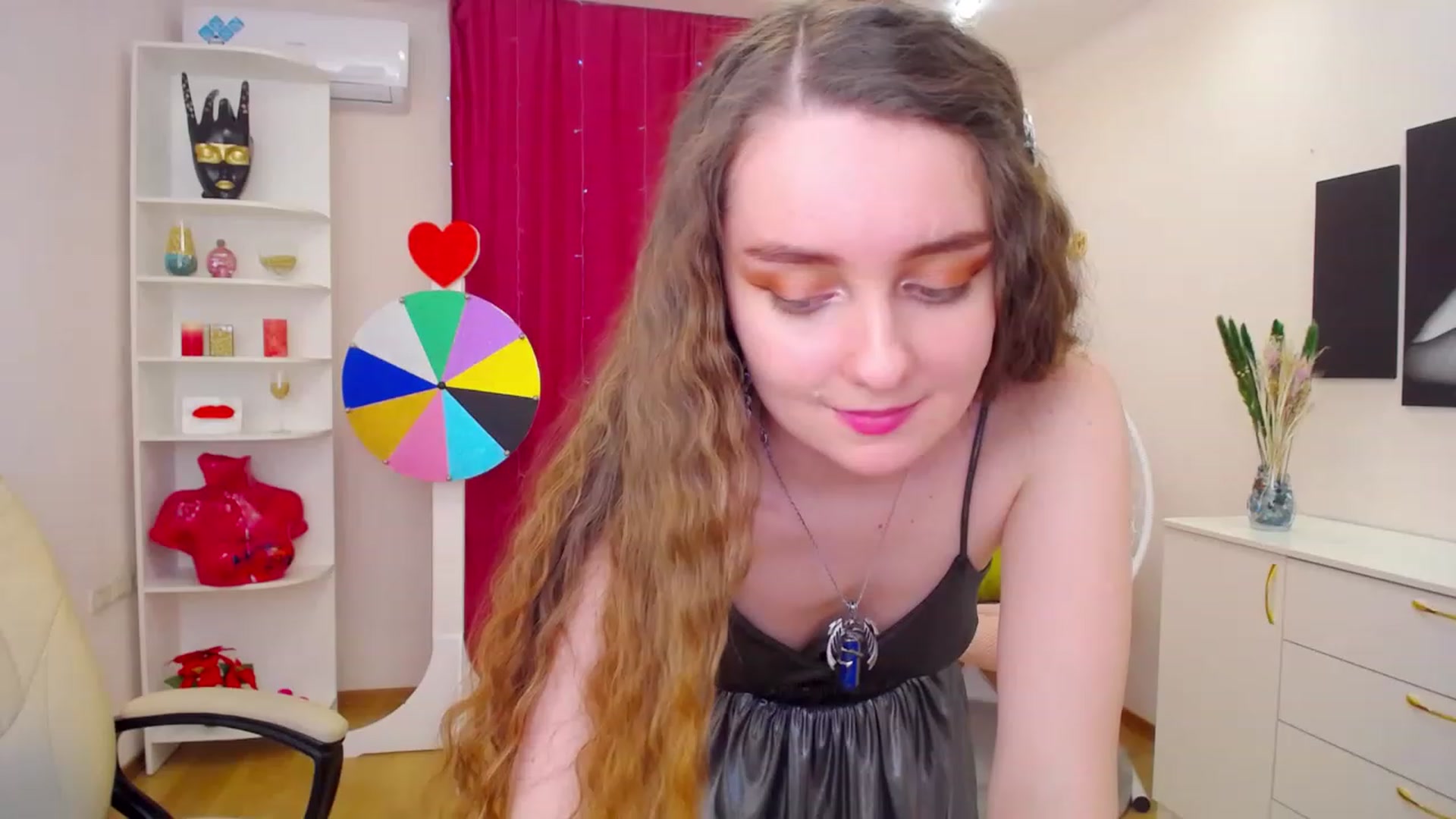 Gallery image thumbnail from OceanFeelss's myfreecams stream on, 03/15/2023, 09:41 image 4 of 20
