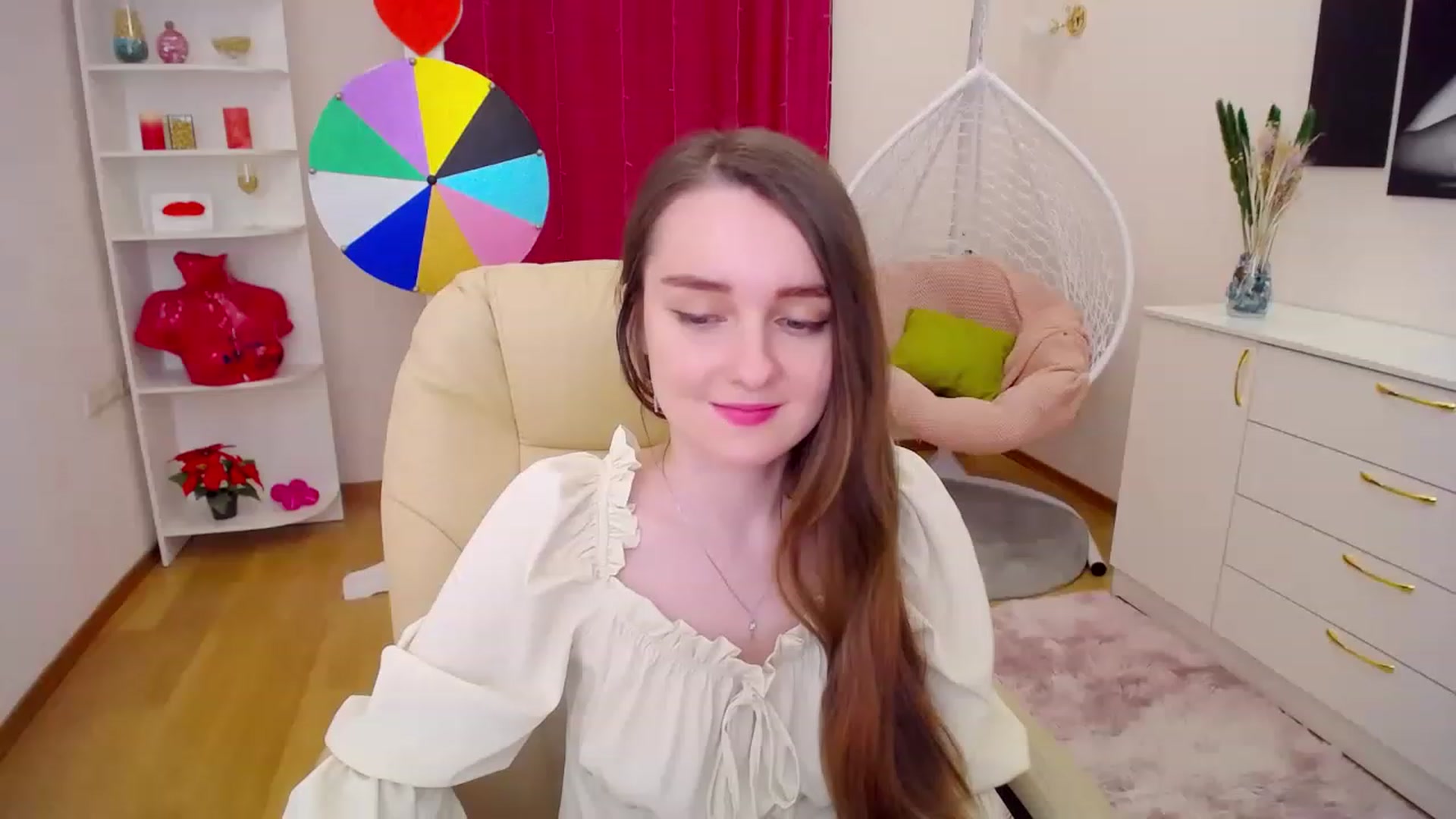 Gallery image thumbnail from OceanFeelss's myfreecams stream on, 03/17/2023, 08:35 image 14 of 20