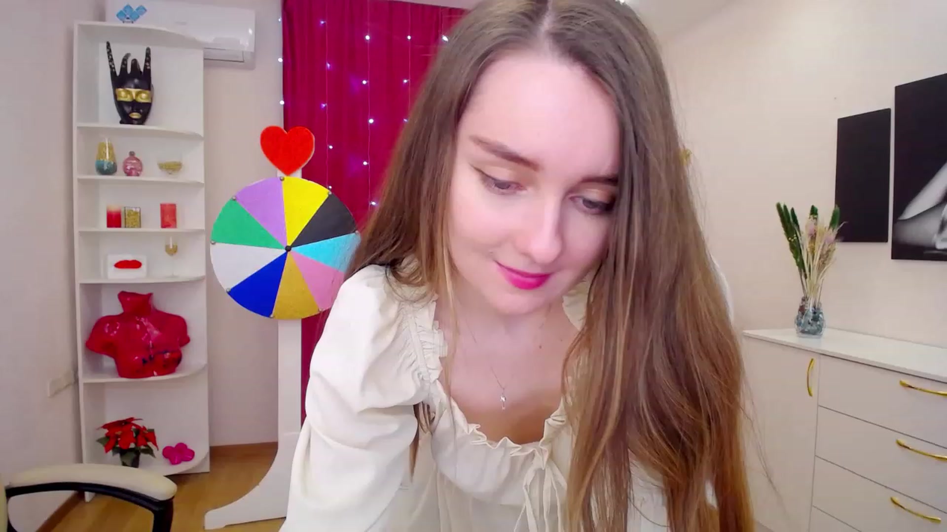 Gallery image thumbnail from OceanFeelss's myfreecams stream on, 03/17/2023, 08:35 image 18 of 20
