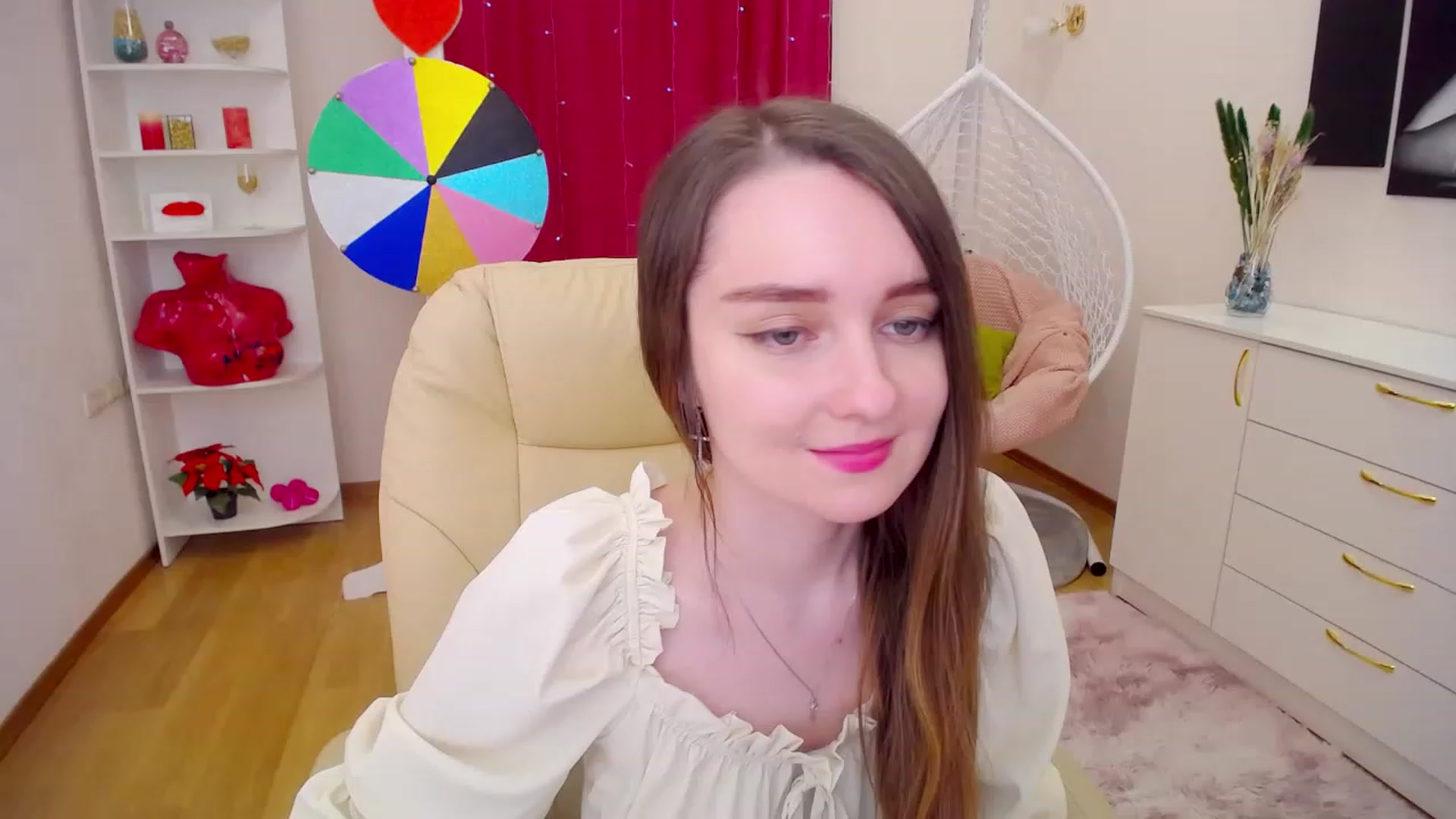 Gallery image thumbnail from OceanFeelss's myfreecams stream on, 03/17/2023, 08:35 image 6 of 20
