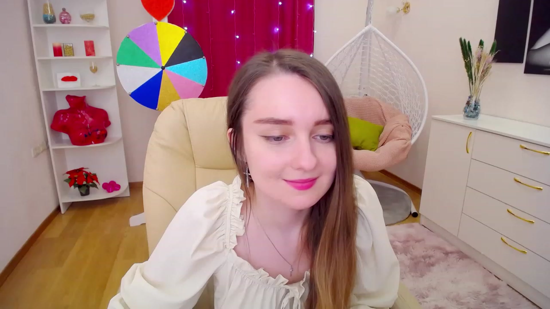 Gallery image thumbnail from OceanFeelss's myfreecams stream on, 03/17/2023, 08:35 image 9 of 20