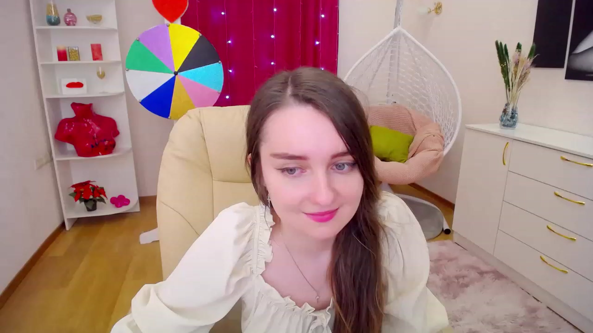 Gallery image thumbnail from OceanFeelss's myfreecams stream on, 03/17/2023, 08:35 image 15 of 20