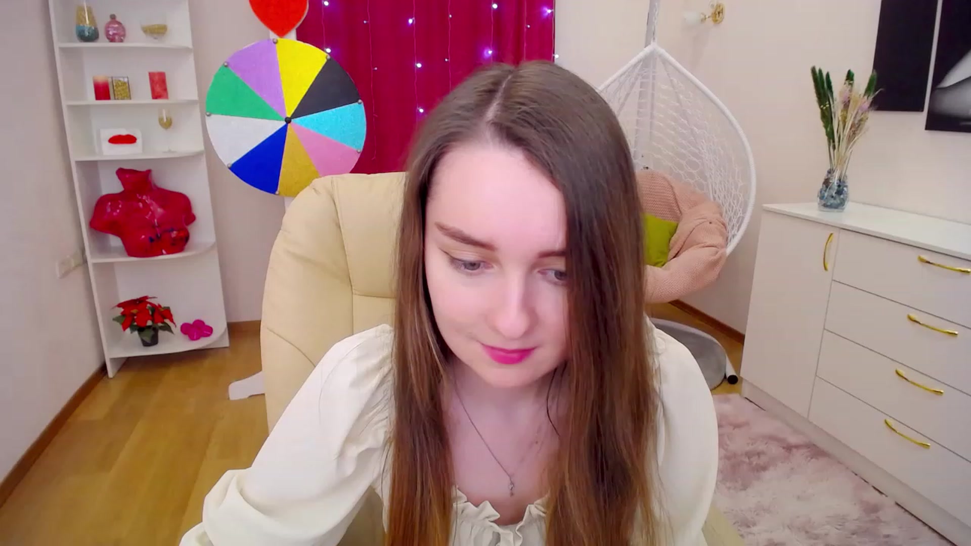 Gallery image thumbnail from OceanFeelss's myfreecams stream on, 03/17/2023, 08:35 image 11 of 20