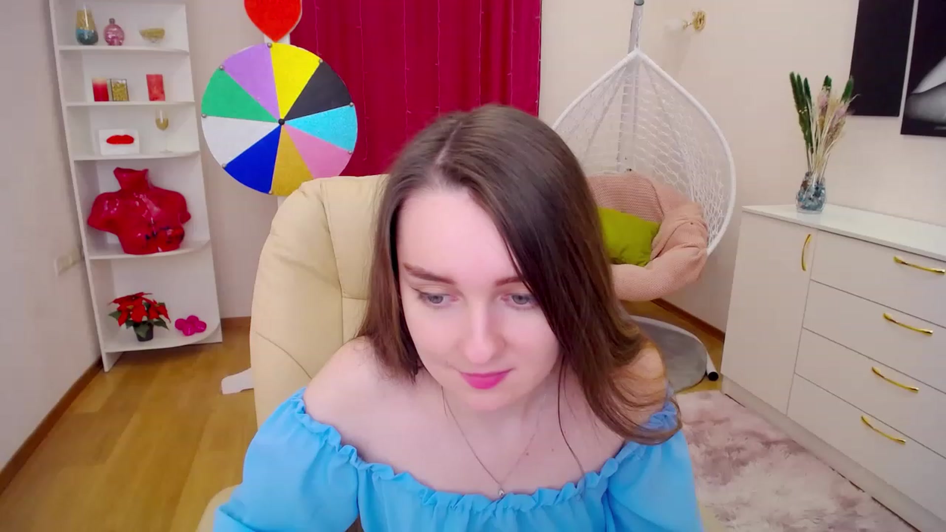 Gallery image thumbnail from OceanFeelss's myfreecams stream on, 03/17/2023, 09:34 image 12 of 20