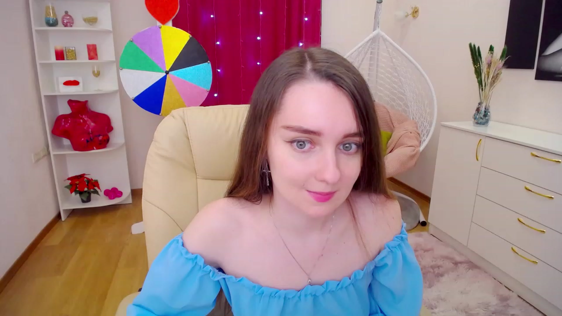 Gallery image thumbnail from OceanFeelss's myfreecams stream on, 03/17/2023, 09:34 image 13 of 20