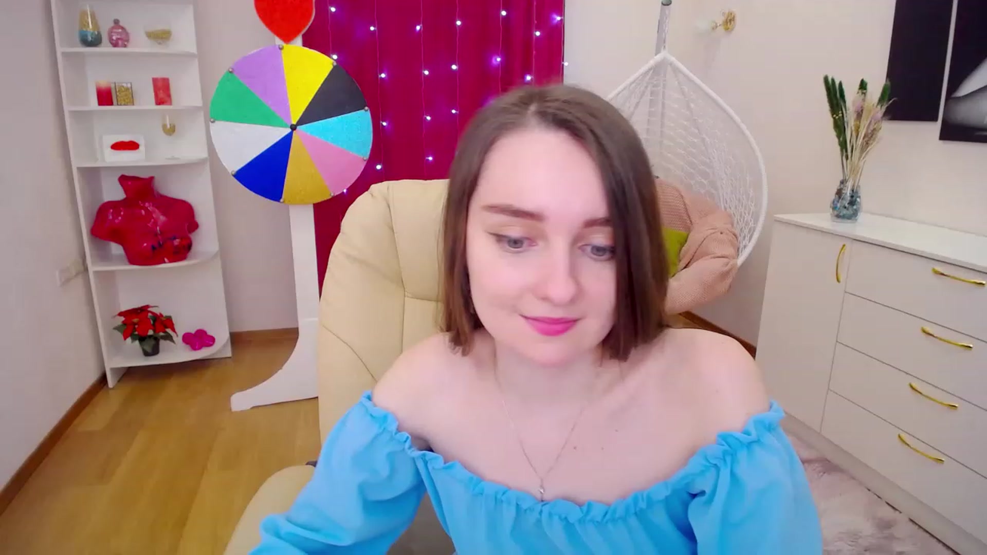 Gallery image thumbnail from OceanFeelss's myfreecams stream on, 03/17/2023, 09:34 image 7 of 20