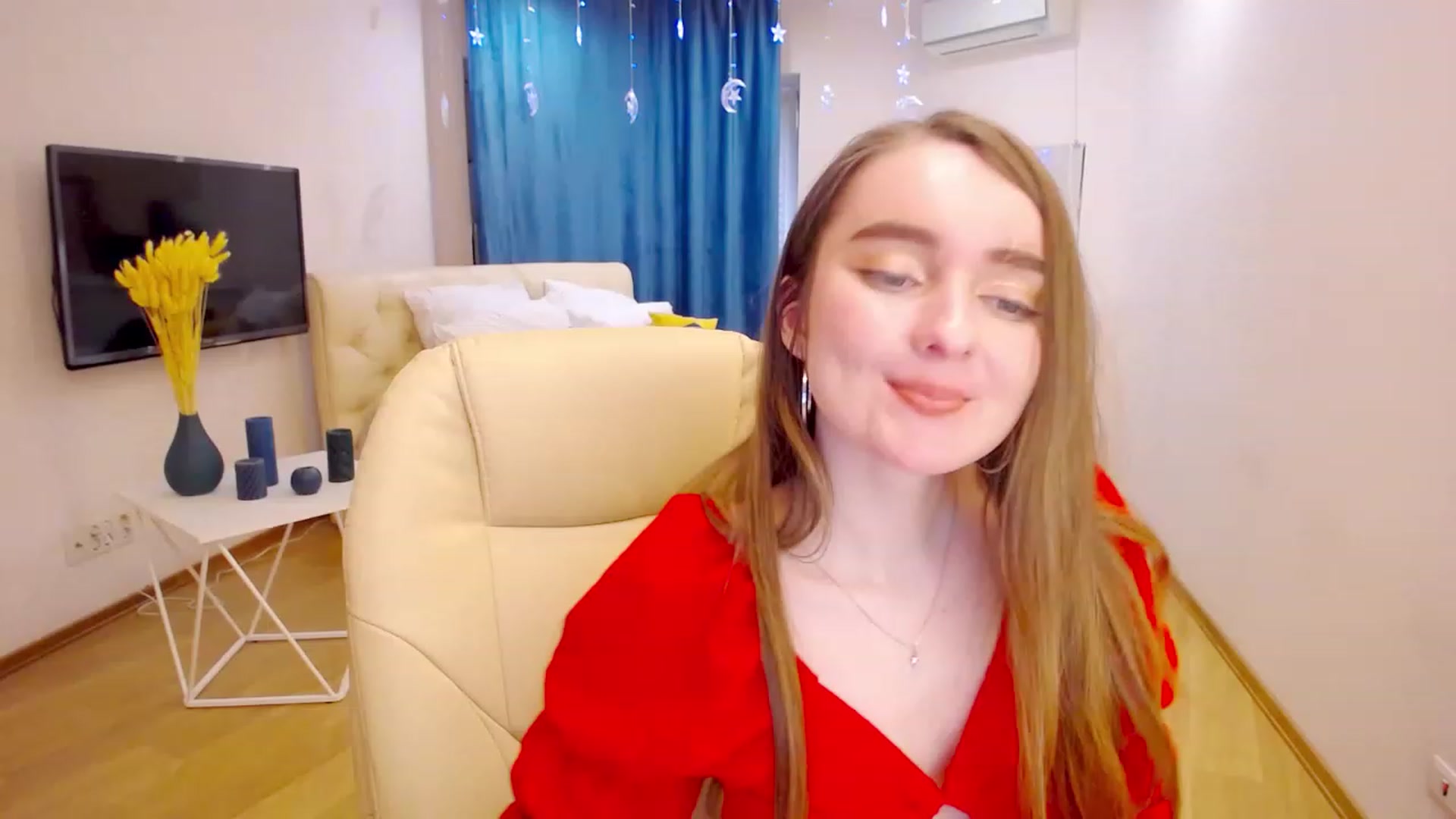 Gallery image thumbnail from OceanFeelss's myfreecams stream on, 03/18/2023, 13:49 image 15 of 20