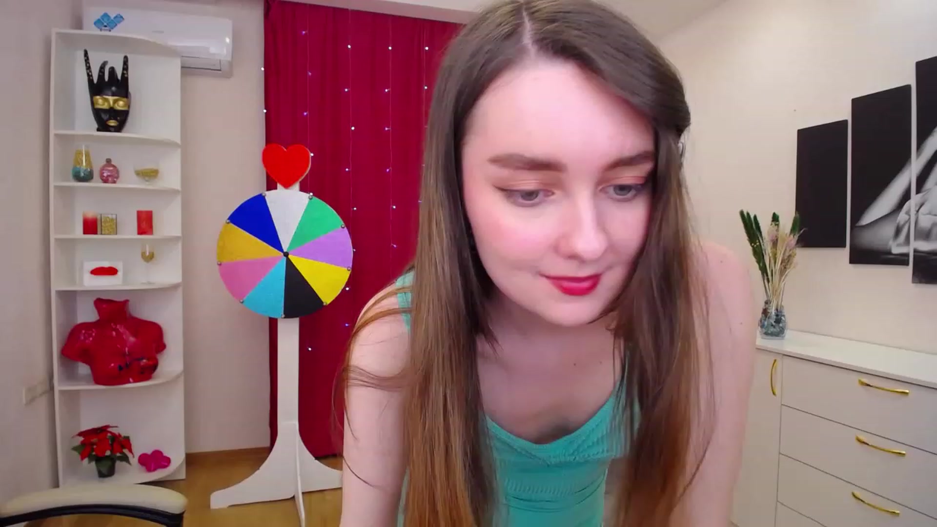 Gallery image thumbnail from OceanFeelss's myfreecams stream on, 03/20/2023, 11:48 image 14 of 20