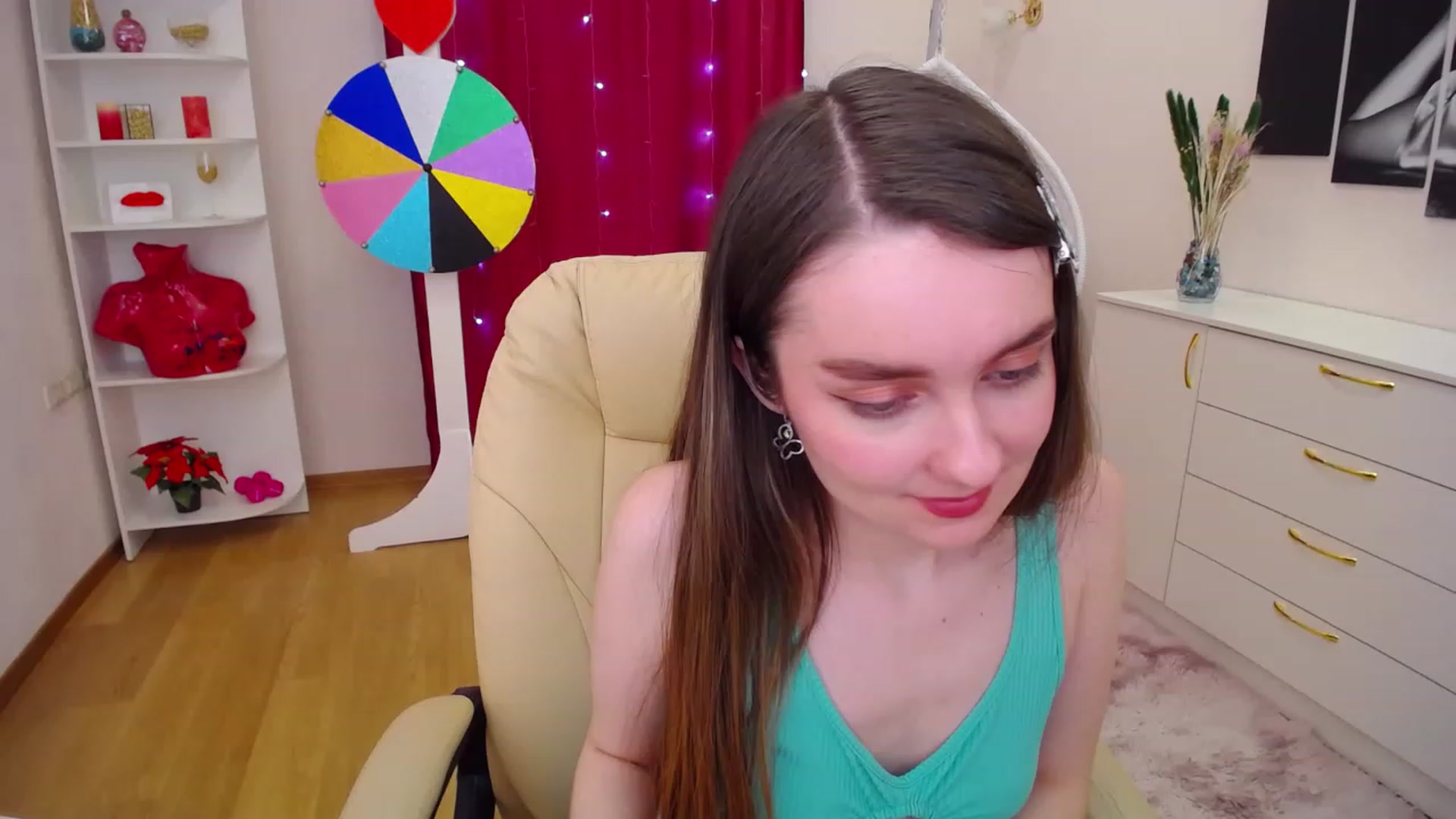 Gallery image thumbnail from OceanFeelss's myfreecams stream on, 03/20/2023, 16:09 image 9 of 20