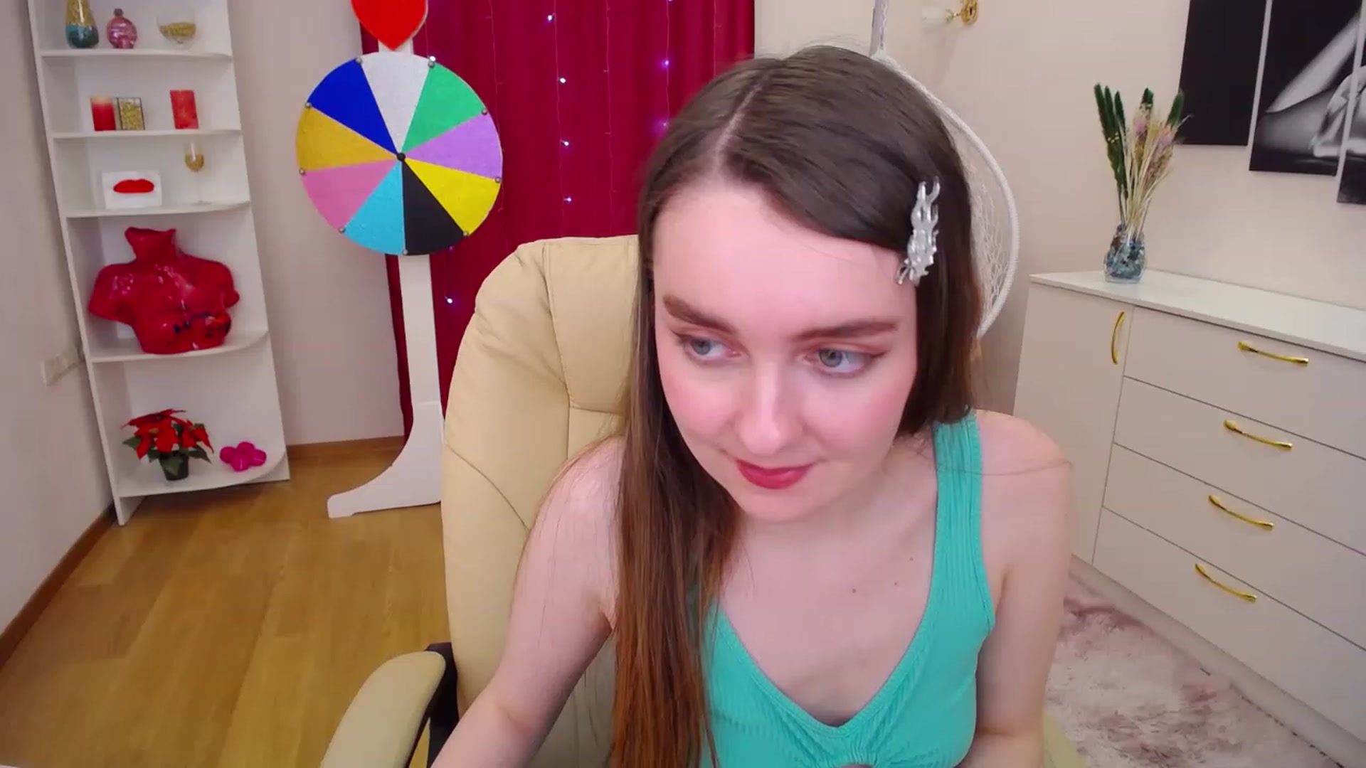 Gallery image thumbnail from OceanFeelss's myfreecams stream on, 03/20/2023, 16:09 image 8 of 20