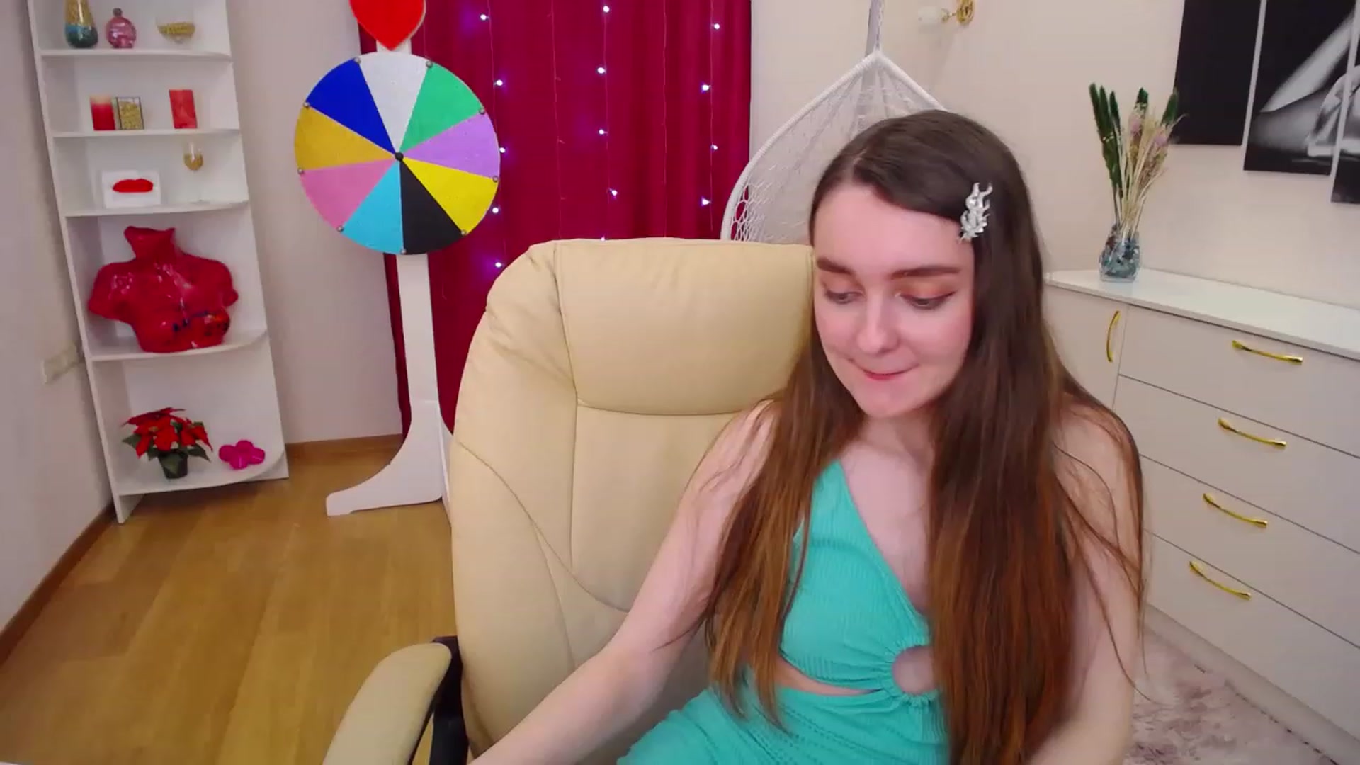 Gallery image thumbnail from OceanFeelss's myfreecams stream on, 03/20/2023, 16:09 image 7 of 20