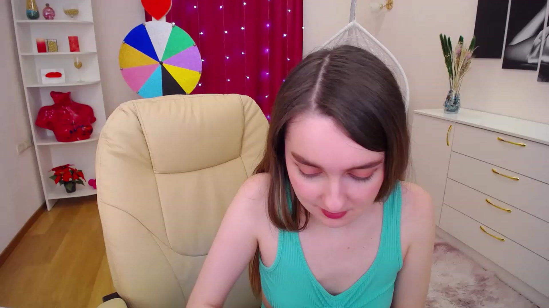 Gallery image thumbnail from OceanFeelss's myfreecams stream on, 03/20/2023, 16:09 image 5 of 20